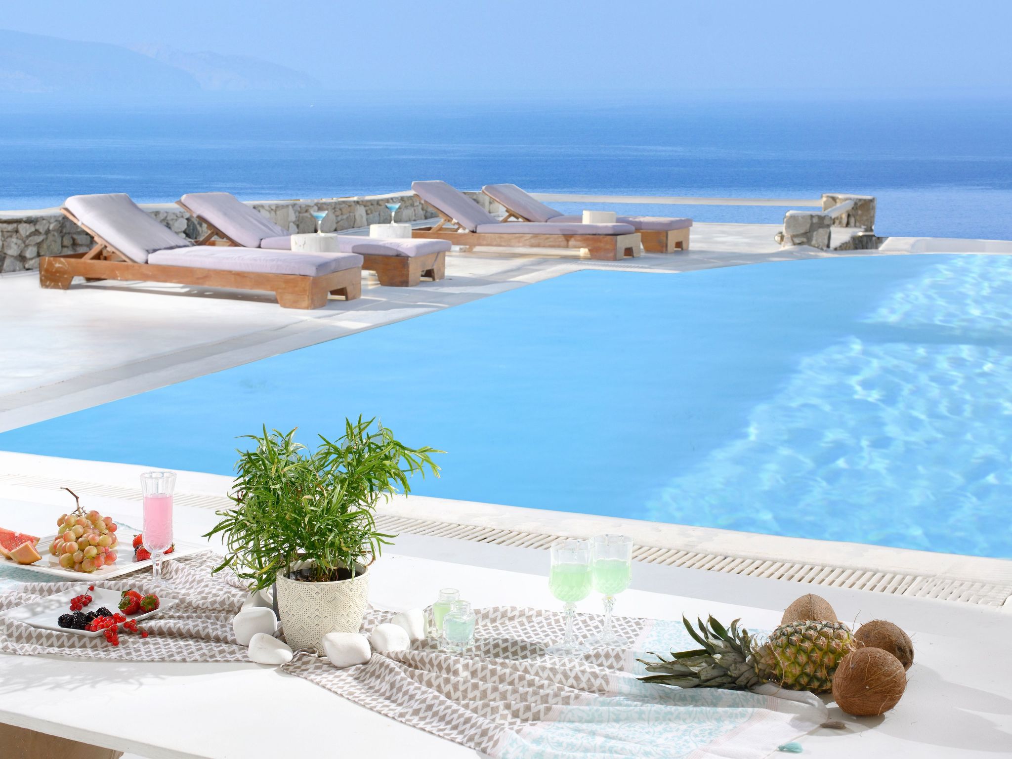 SUPERB BEACH ACCESS LUXURY SEA VILLA POOL by Calypso Sunset-Binnen