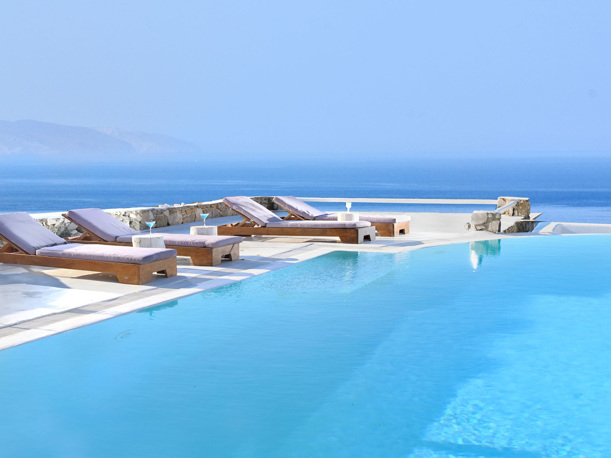 SUPERB BEACH ACCESS LUXURY SEA VILLA POOL by Calypso Sunset-Binnen