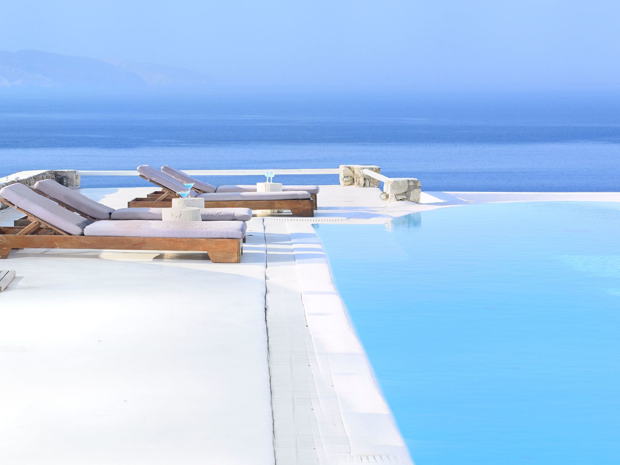 SUPERB BEACH ACCESS LUXURY SEA VILLA POOL by Calypso Sunset-Binnen