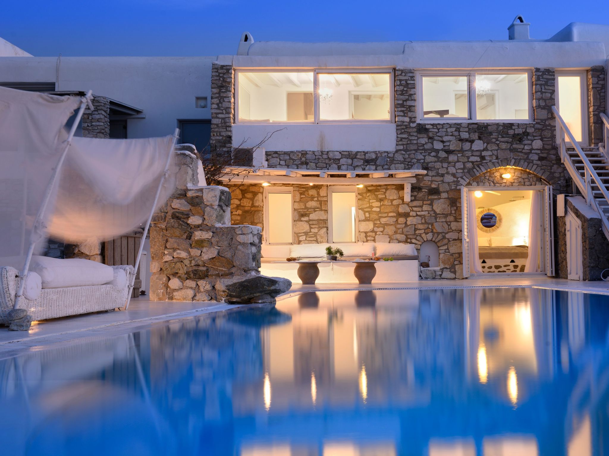 SUPERB BEACH ACCESS LUXURY SEA VILLA POOL by Calypso Sunset-Binnen