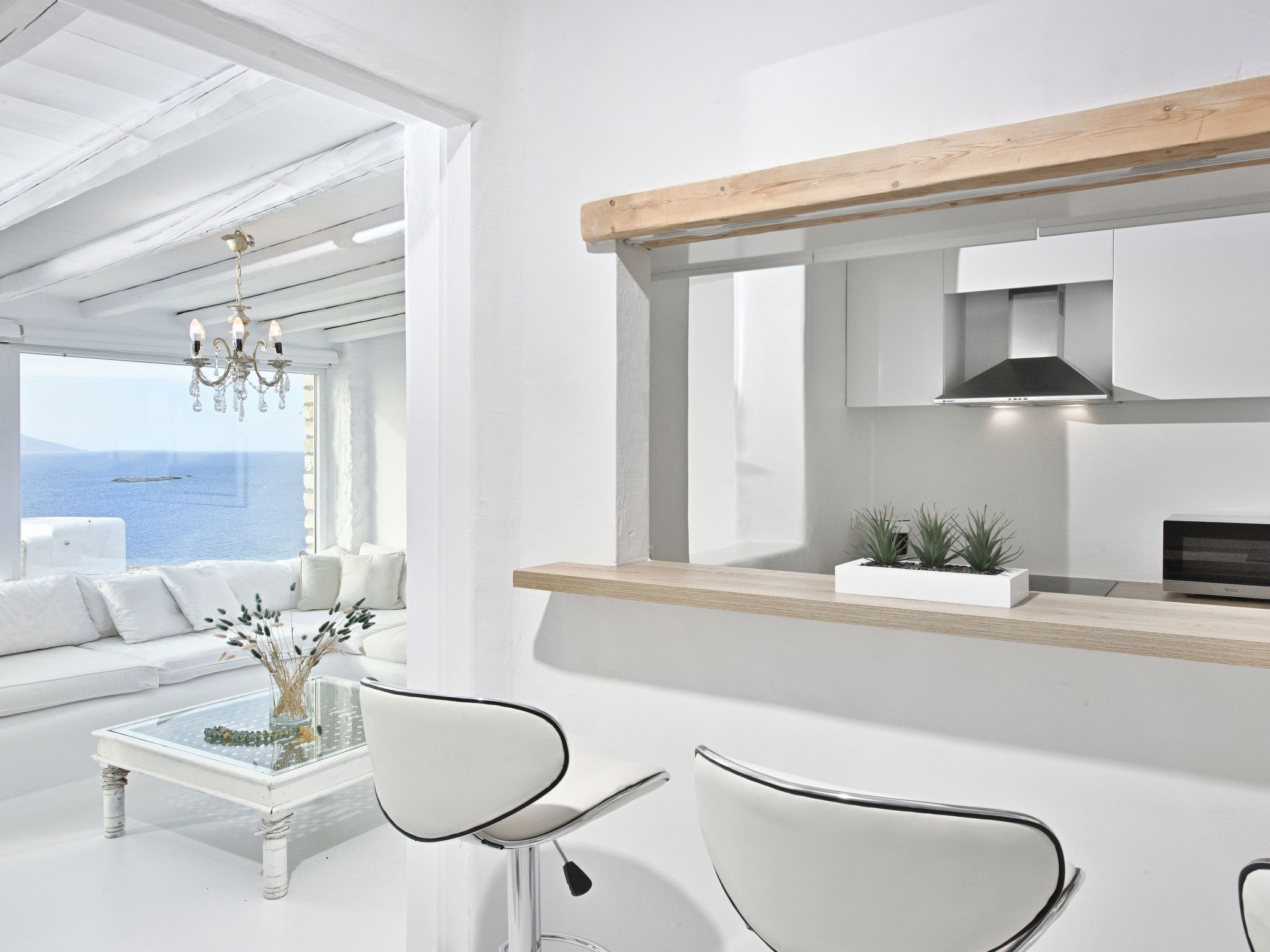 SUPERB BEACH ACCESS LUXURY SEA VILLA POOL by Calypso Sunset-Binnen