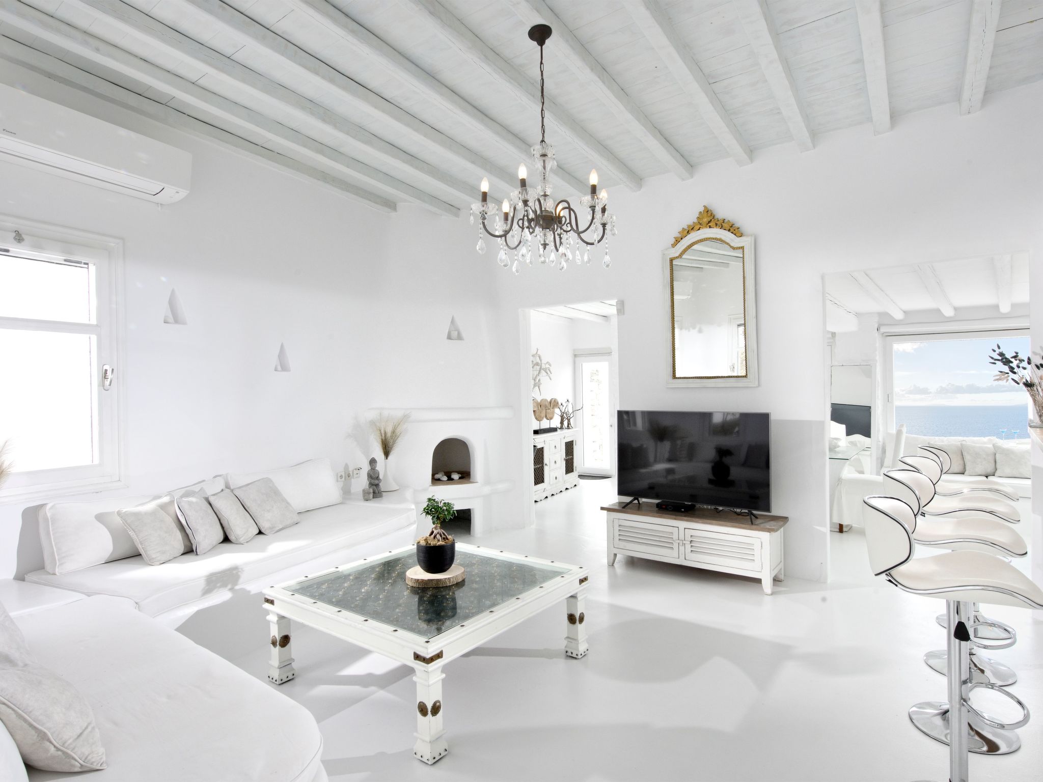 SUPERB BEACH ACCESS LUXURY SEA VILLA POOL by Calypso Sunset-Binnen