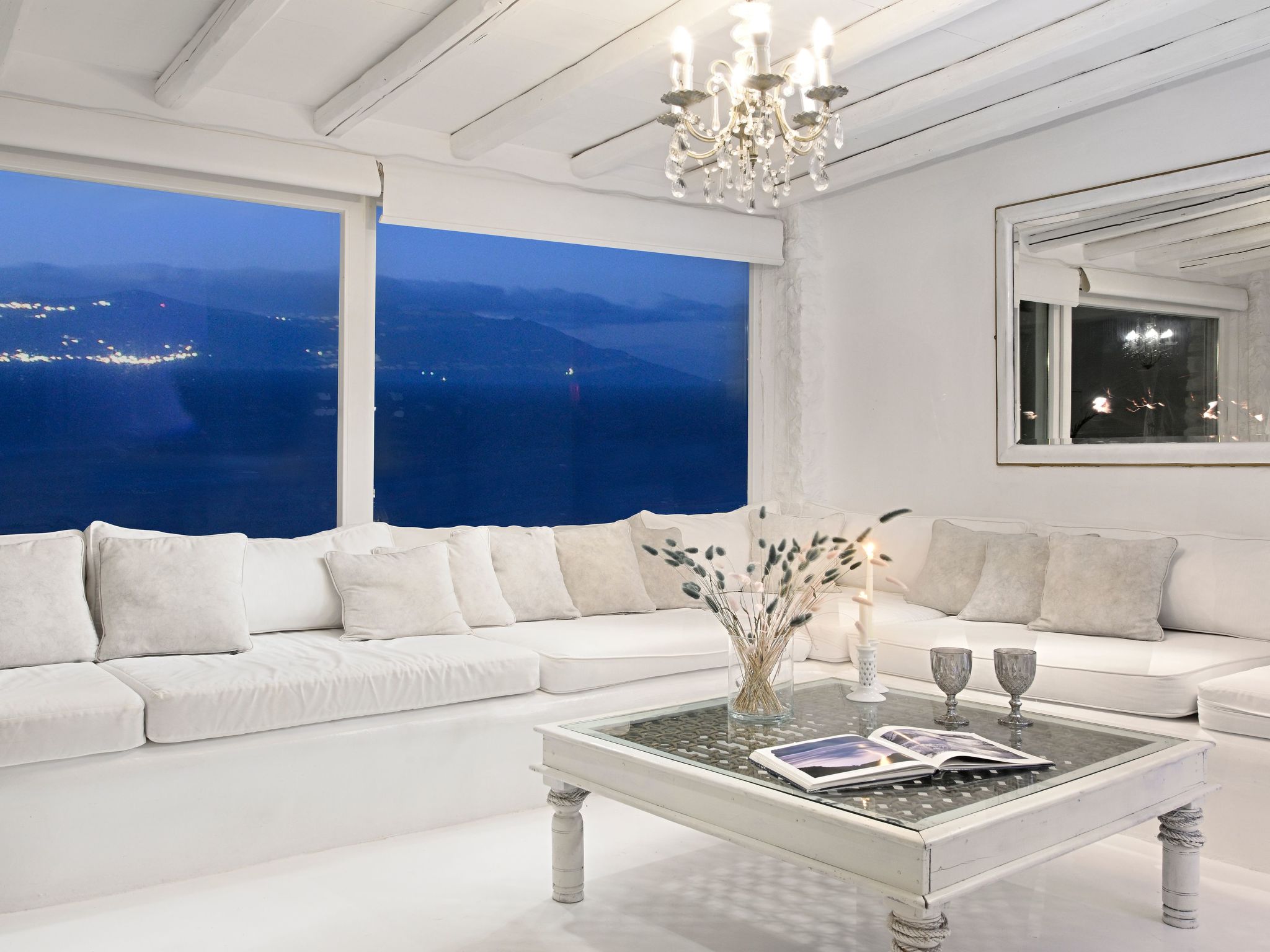 SUPERB BEACH ACCESS LUXURY SEA VILLA POOL by Calypso Sunset-Binnen