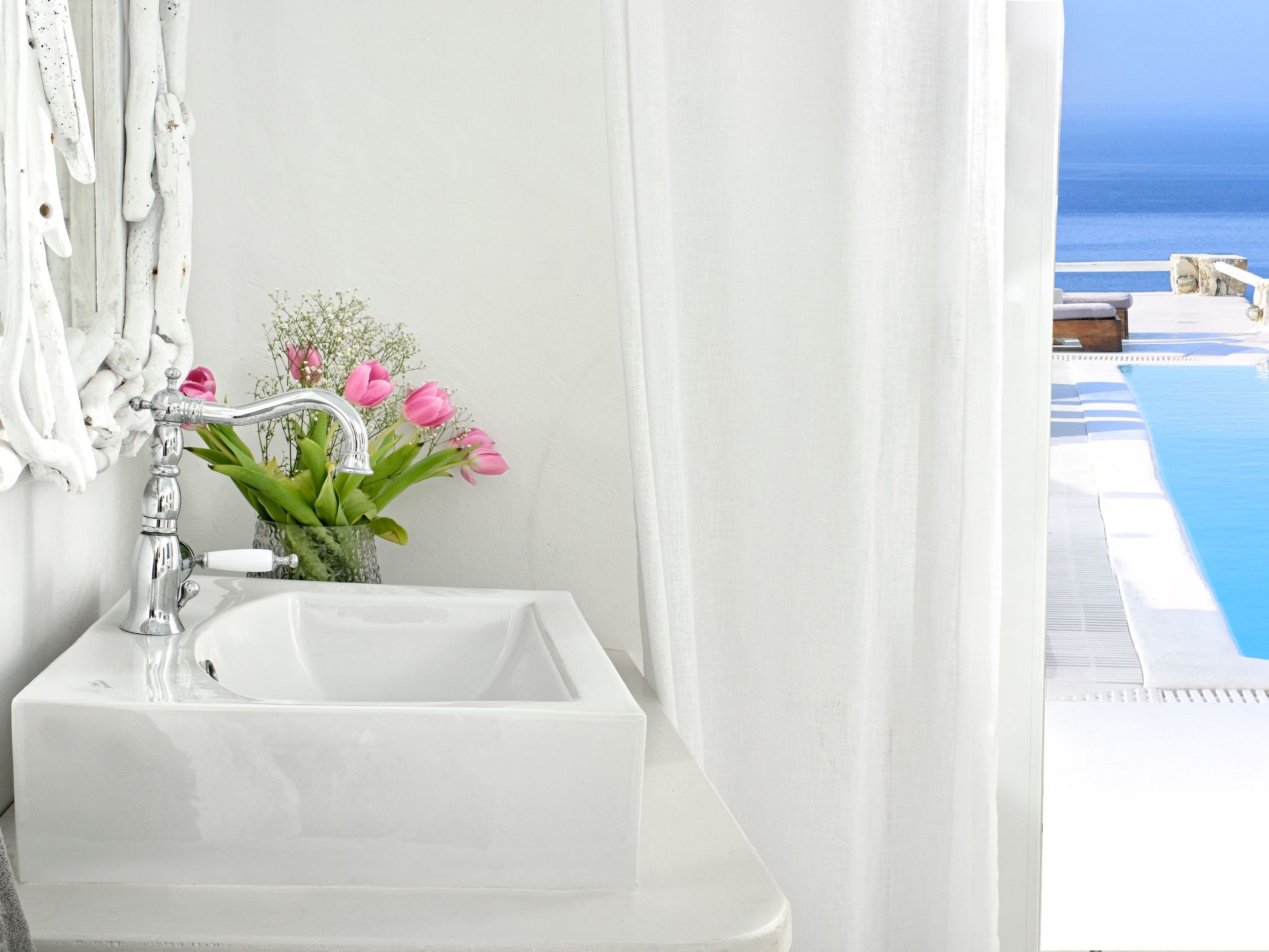 SUPERB BEACH ACCESS LUXURY SEA VILLA POOL by Calypso Sunset-Binnen