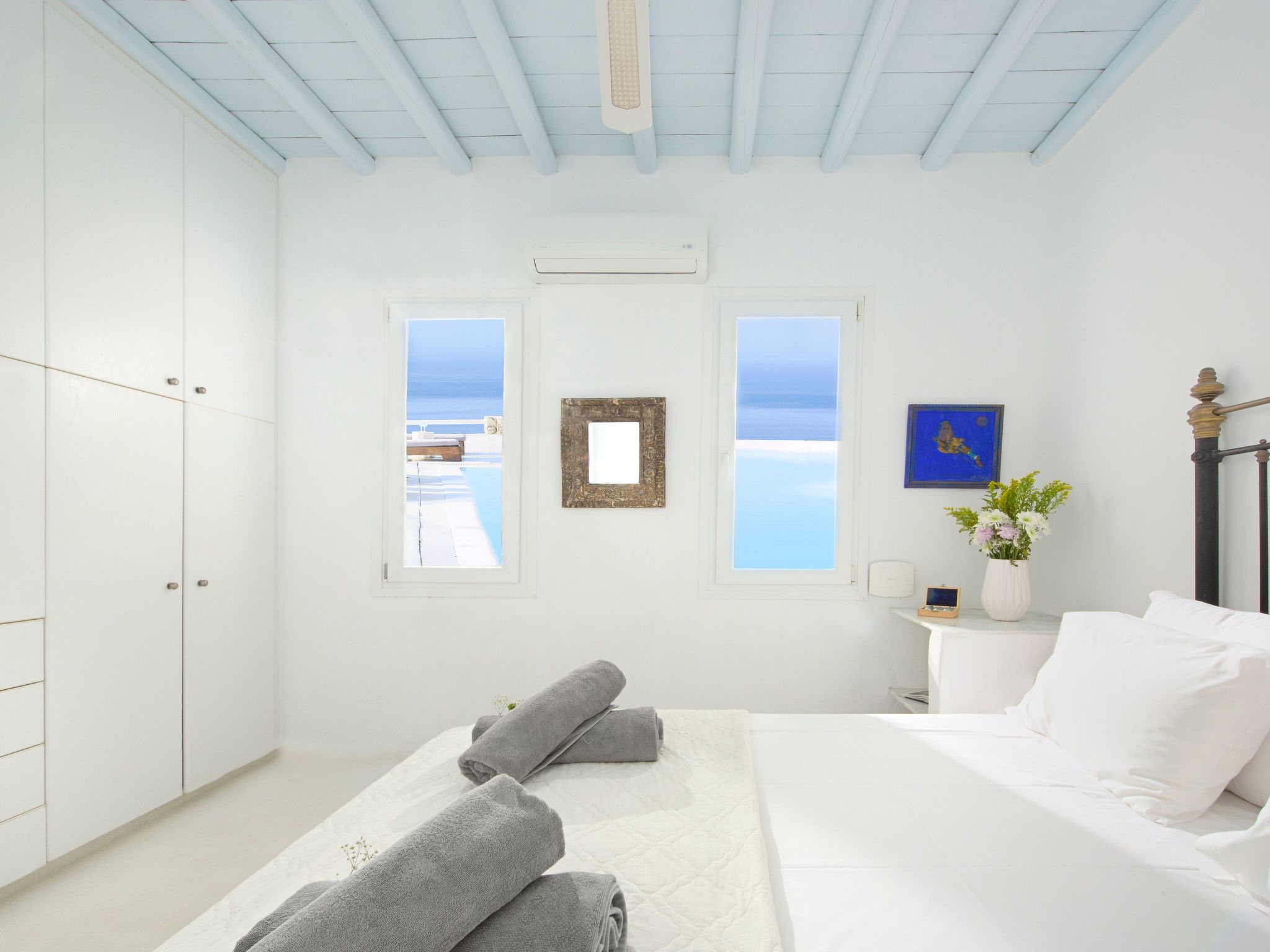 SUPERB BEACH ACCESS LUXURY SEA VILLA POOL by Calypso Sunset-Binnen