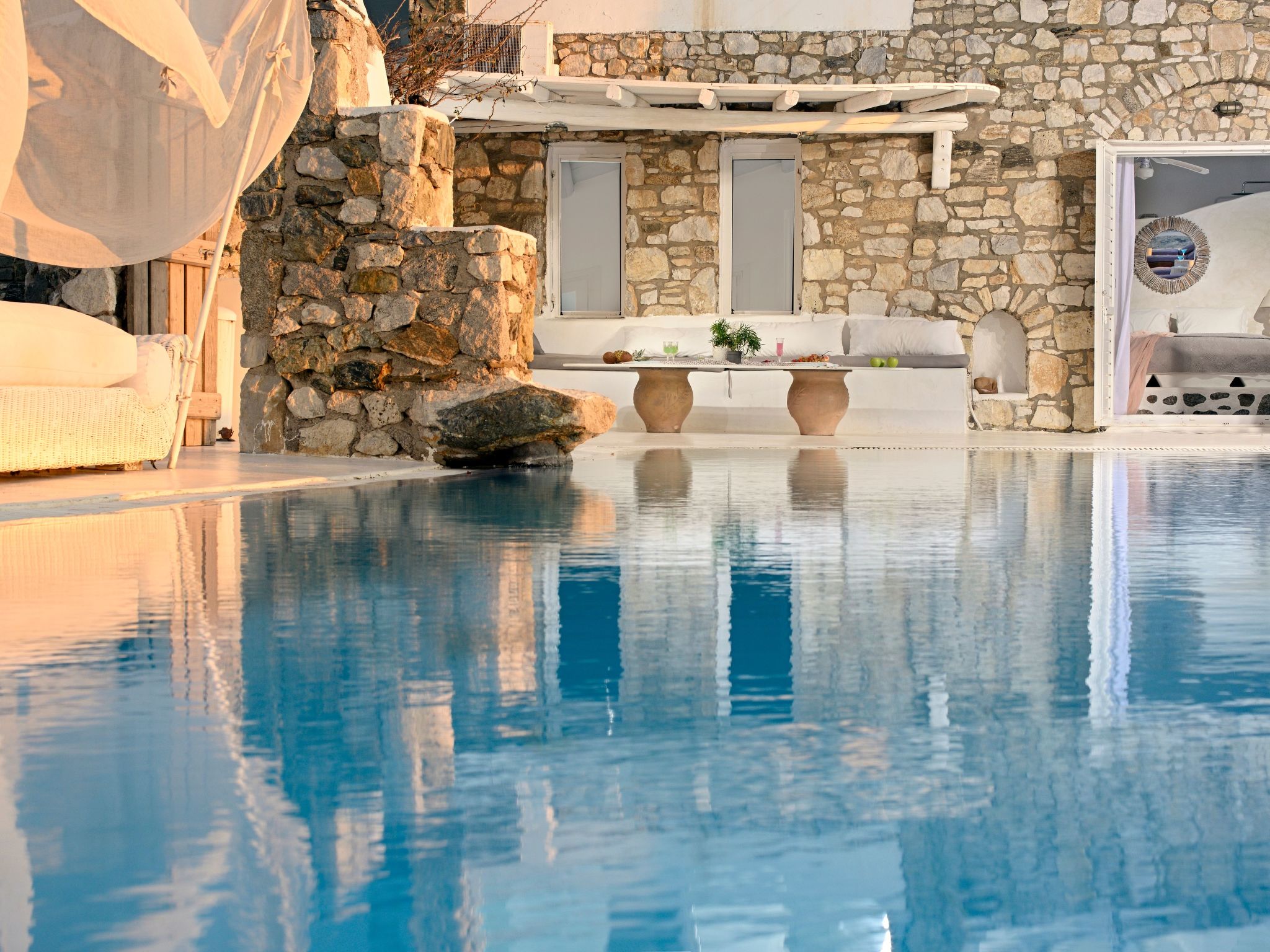 SUPERB BEACH ACCESS LUXURY SEA VILLA POOL by Calypso Sunset-Binnen