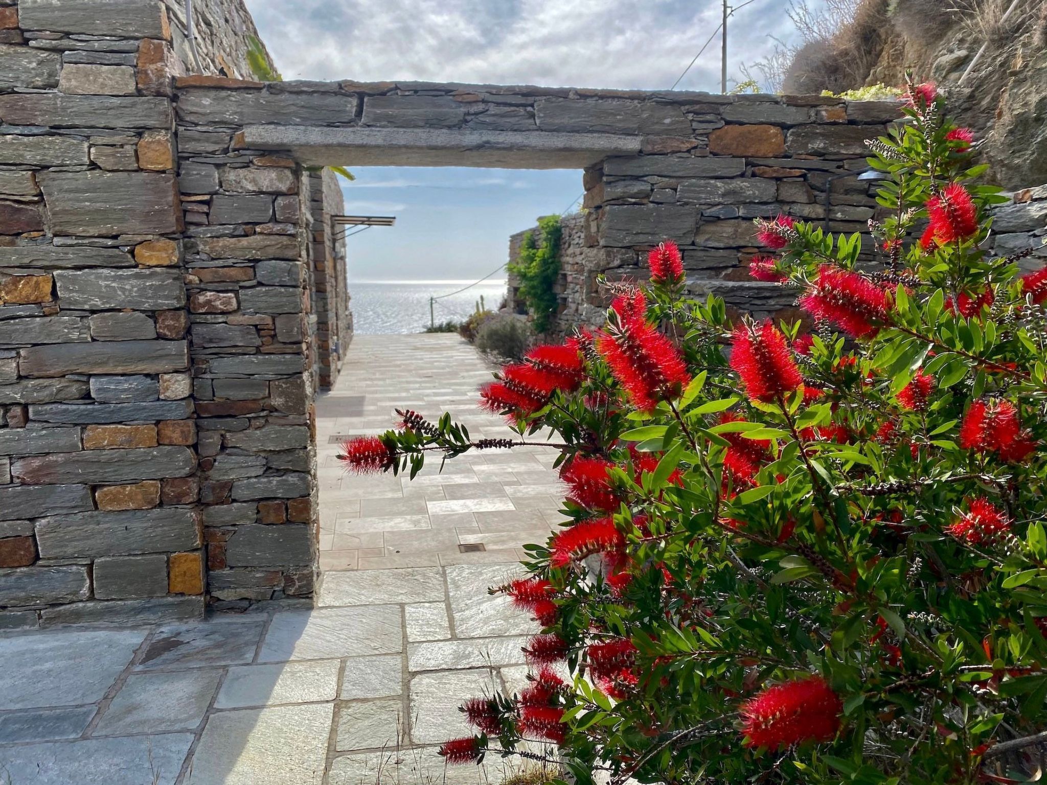 Luxusvilla bietet privaten Zugang zu einem abgelegenen Strand-Buiten