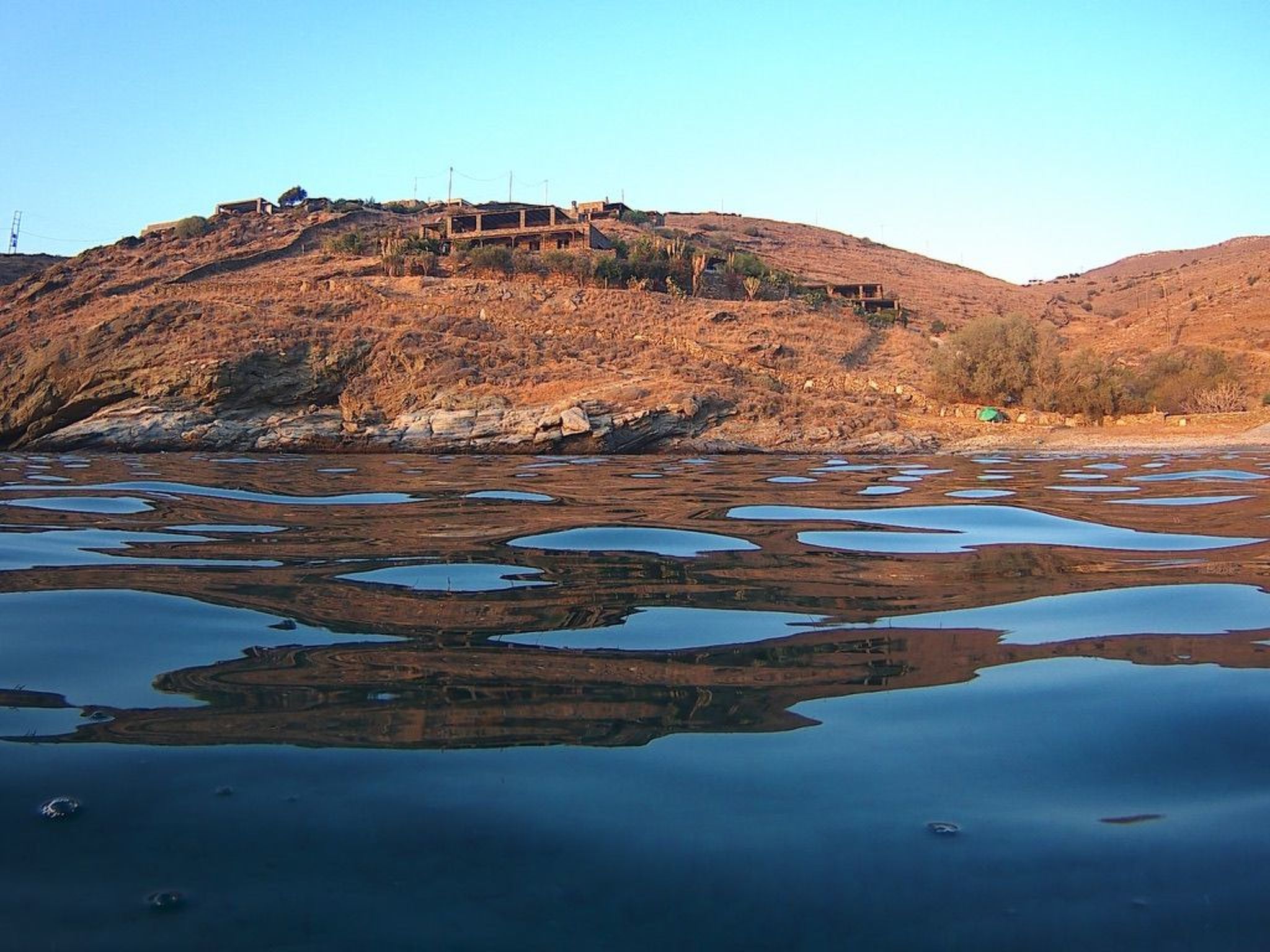 Ruhig gelegene Wohnung mit Meerblick an einem abgelegenen Strand-Image-tags.info