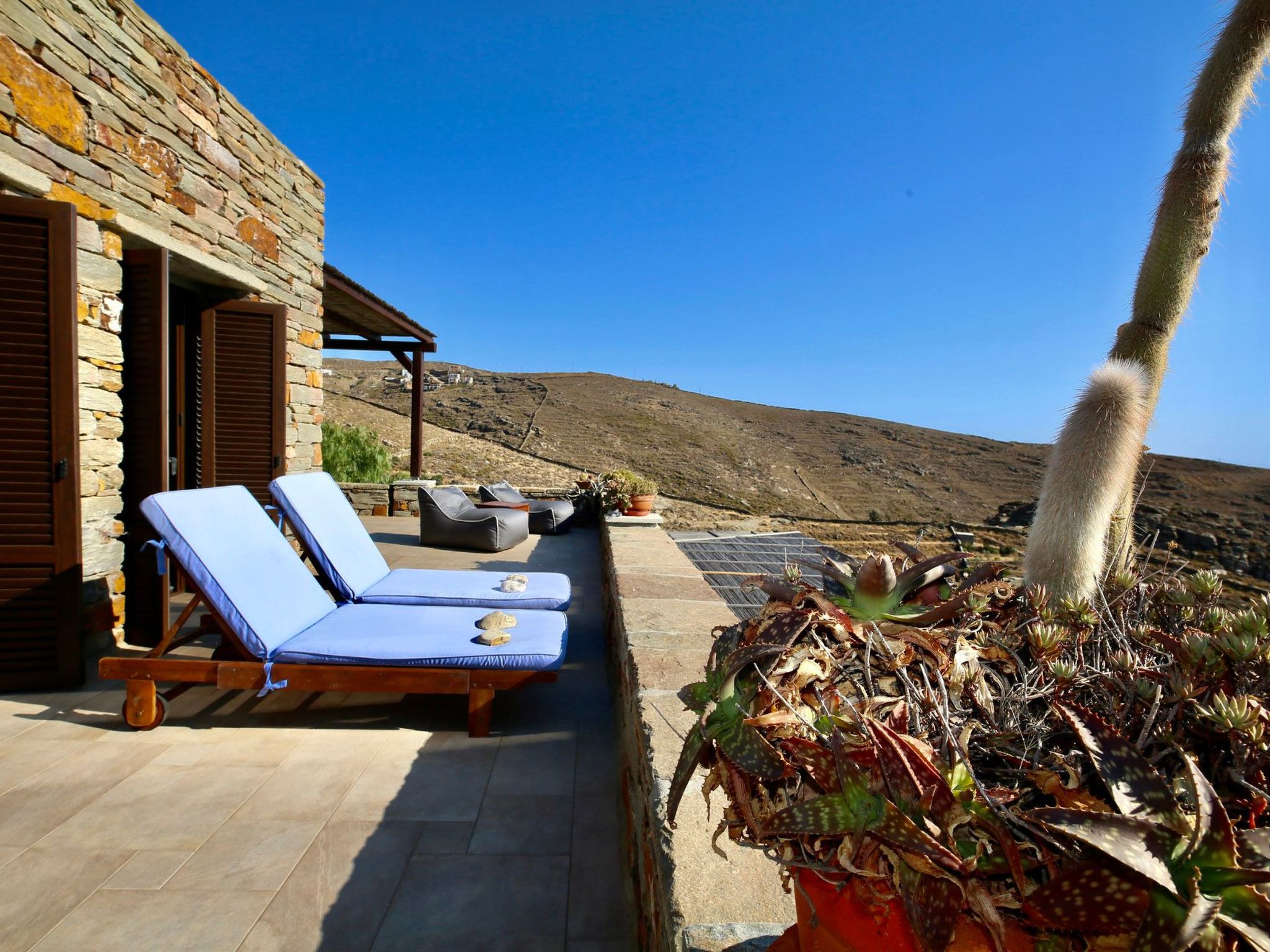 Luxuriöse, private Villa mit Meerblick, abgelegener Strand-Binnen