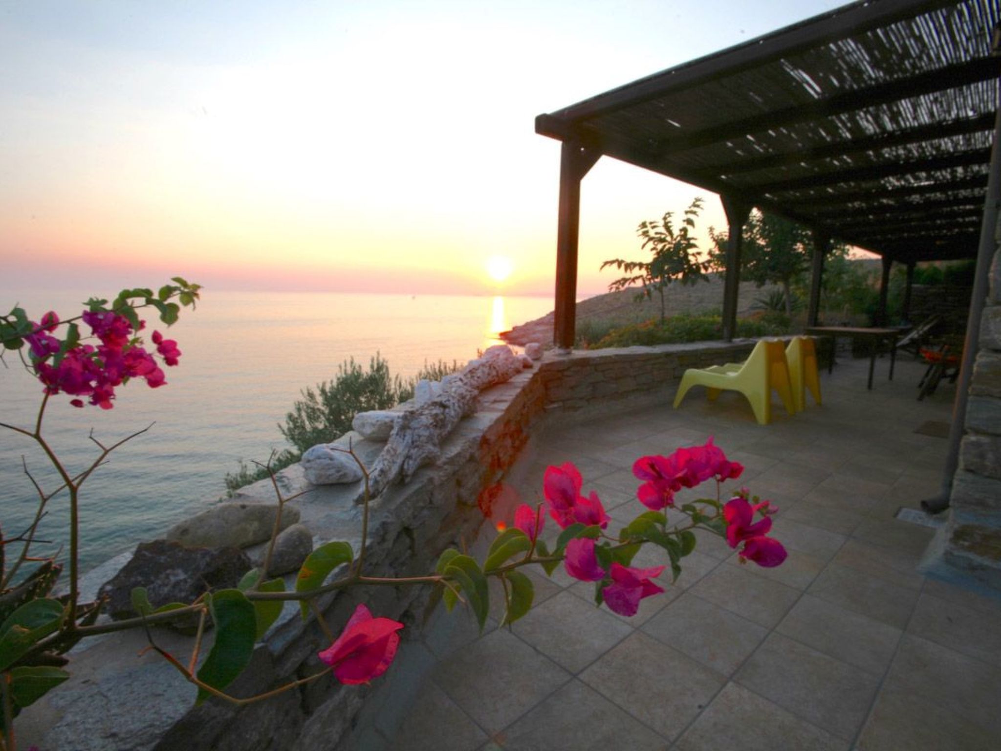 Luxuriöse, ruhige Wohnung direkt am Meer - Privatstrand-Buiten