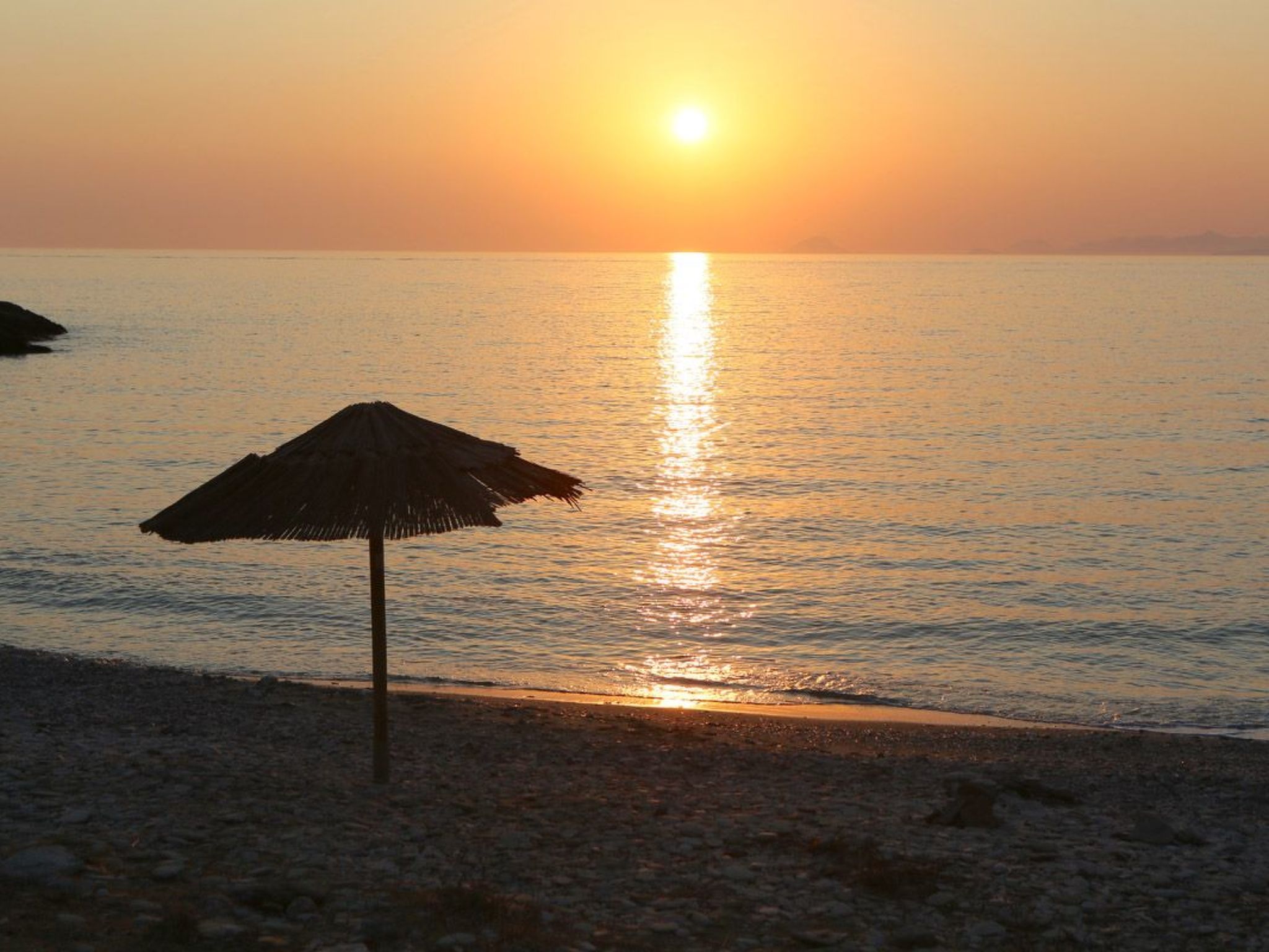 Luxuriöse, ruhige Wohnung direkt am Meer - Privatstrand-Buiten