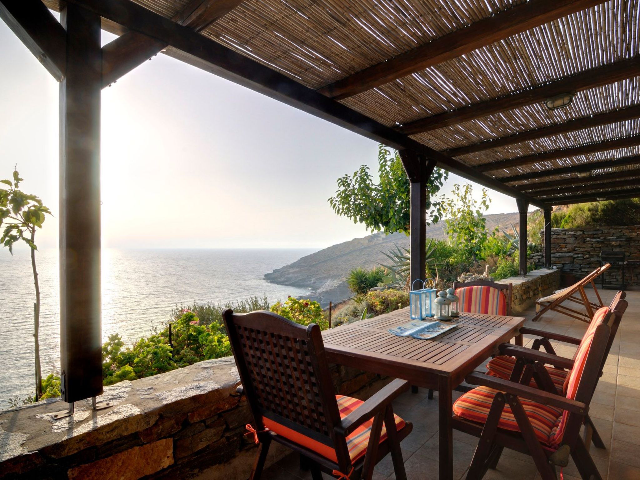 Luxuriöse, ruhige Wohnung direkt am Meer - Privatstrand-Buiten