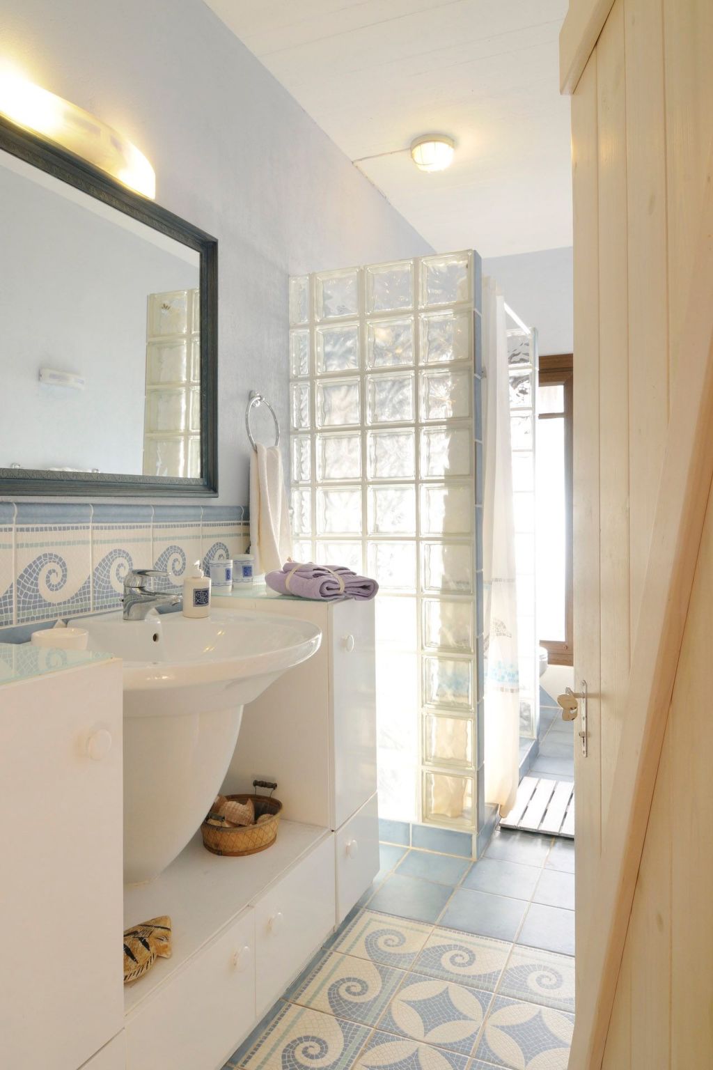 Luxuriöse, ruhige Wohnung direkt am Meer - Privatstrand-Image-tags.info