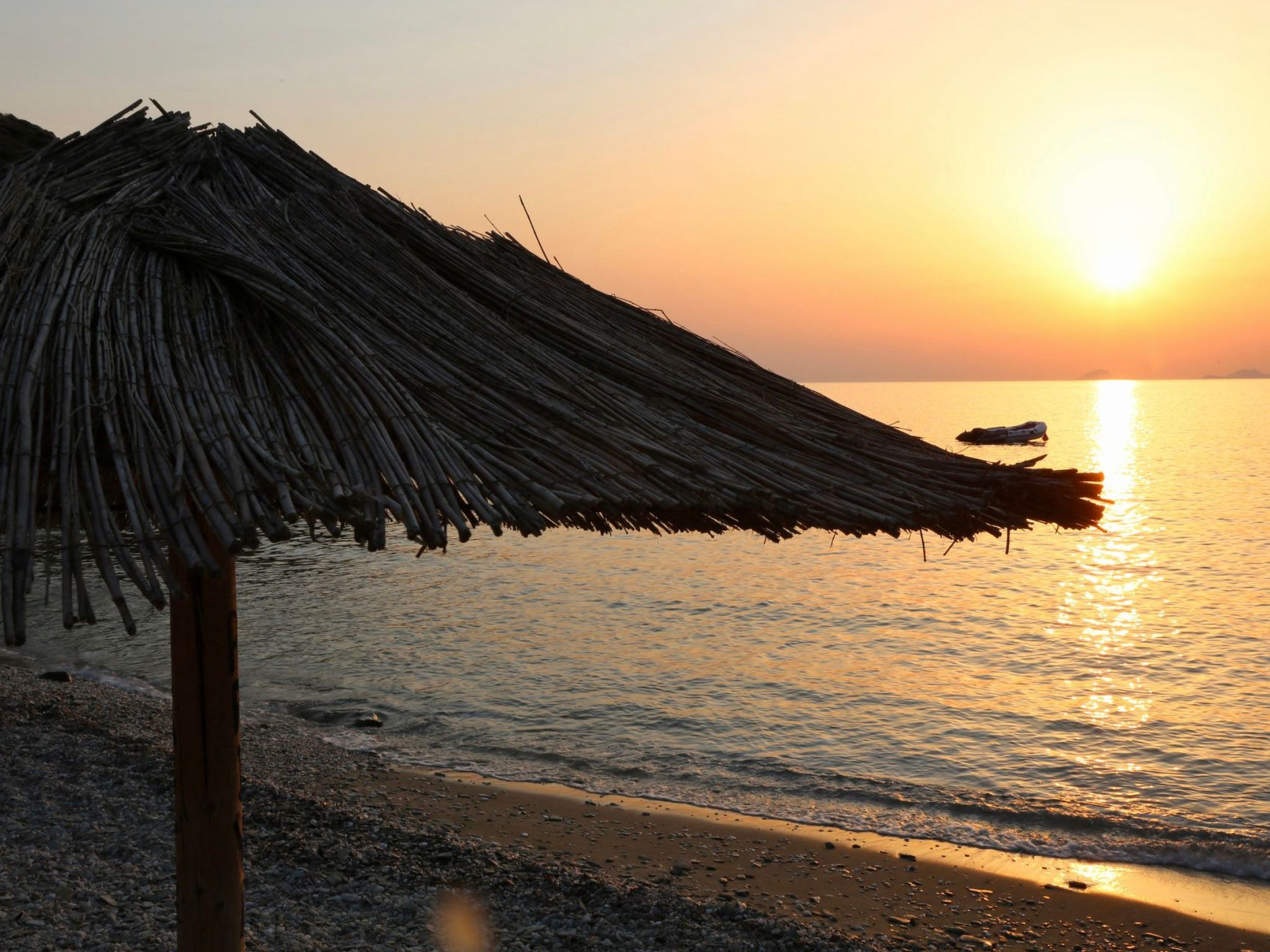 Luxuriöse, ruhige Wohnung direkt am Meer - Privatstrand-Buiten