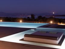 Villa Elesia I: Direct aan Zee op Paros met Privézwembad voor 9 Personen - thumbnail 3