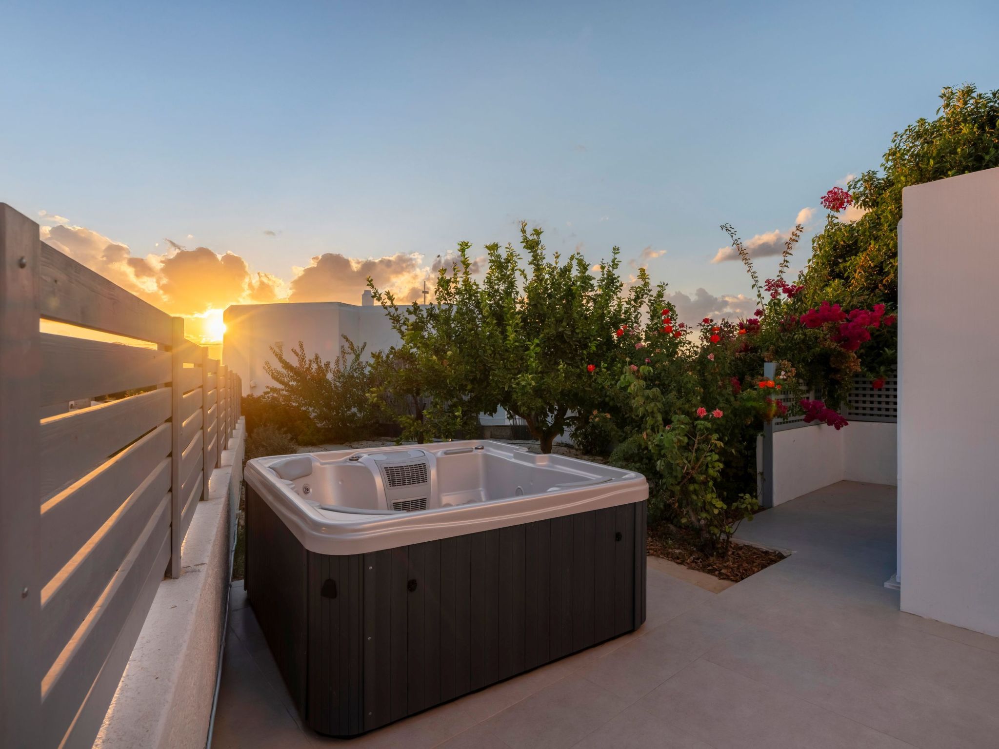 Sunset Gypsy stilvolles modernes Dorfhaus mit Whirlpool — House (4 of 20)