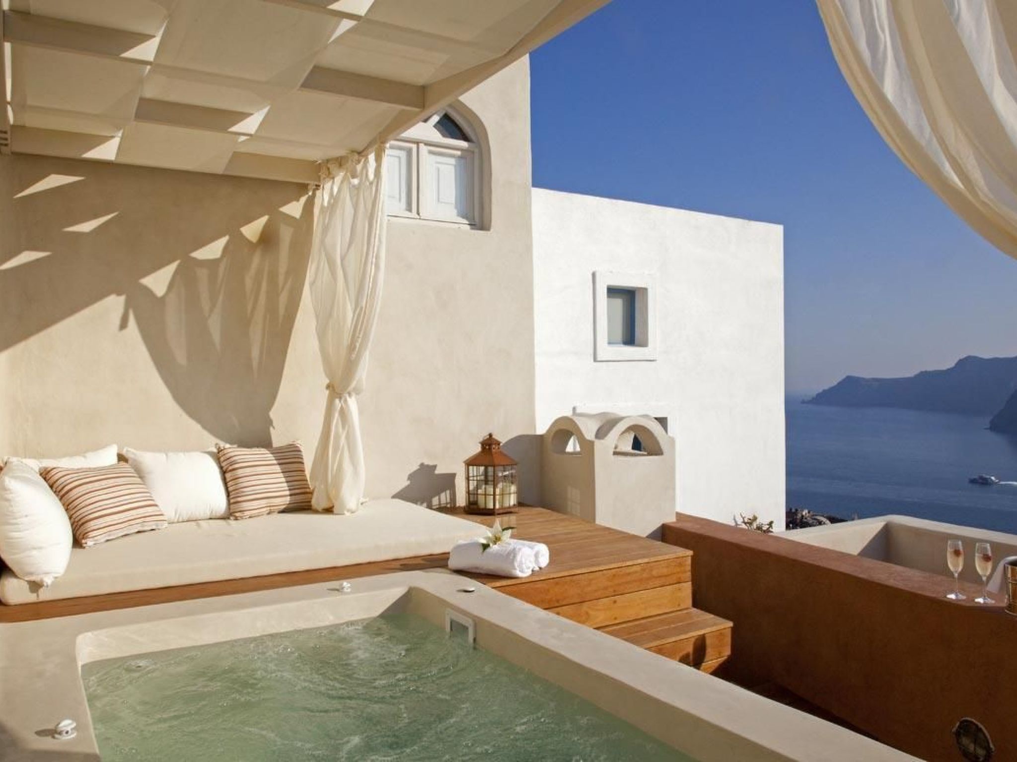"Oia Mansion" mit Whirlpool-Dehors