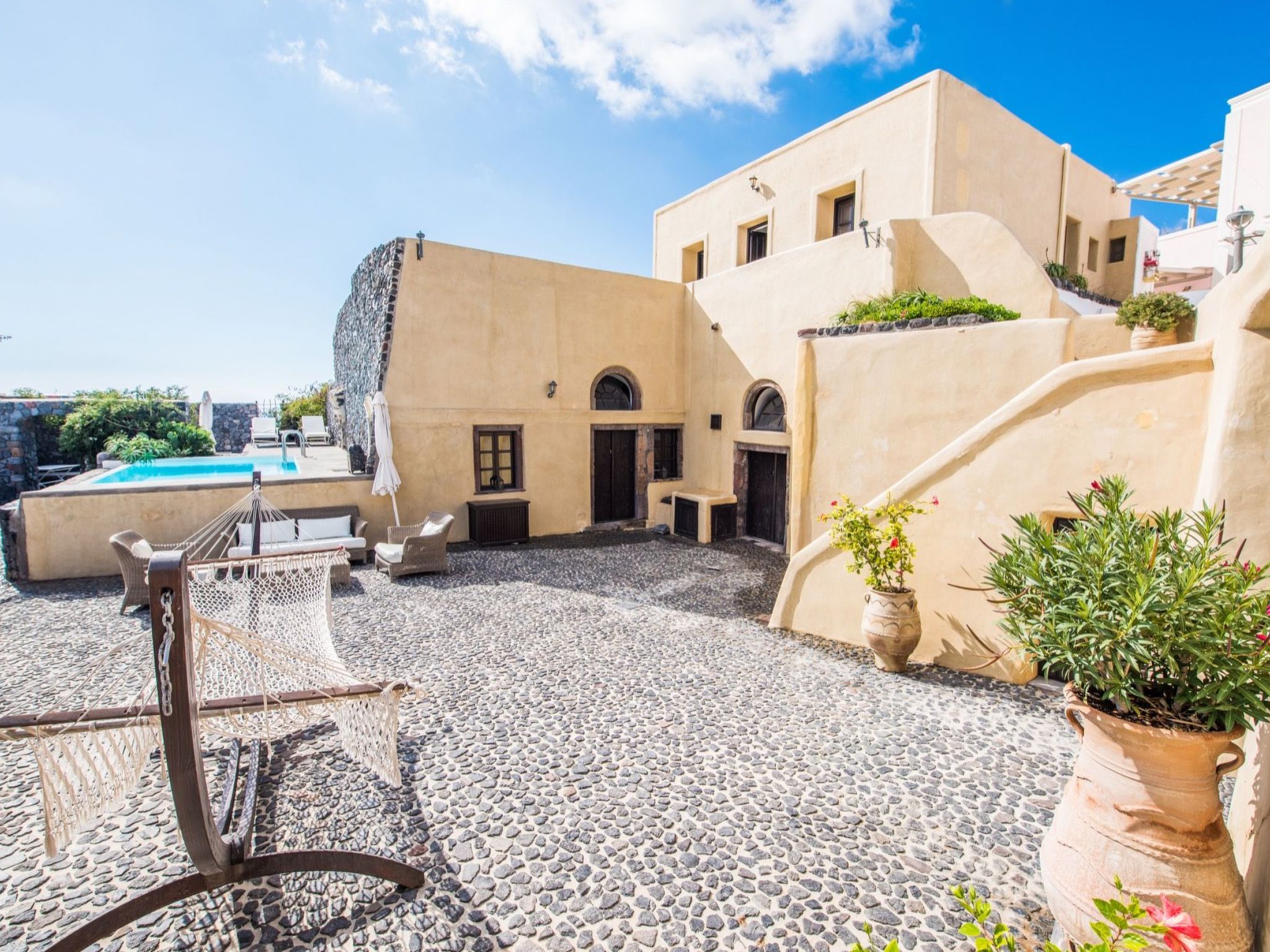 Villa "Mansion Kyani" mit Infinity-Pool-Image-tags.info