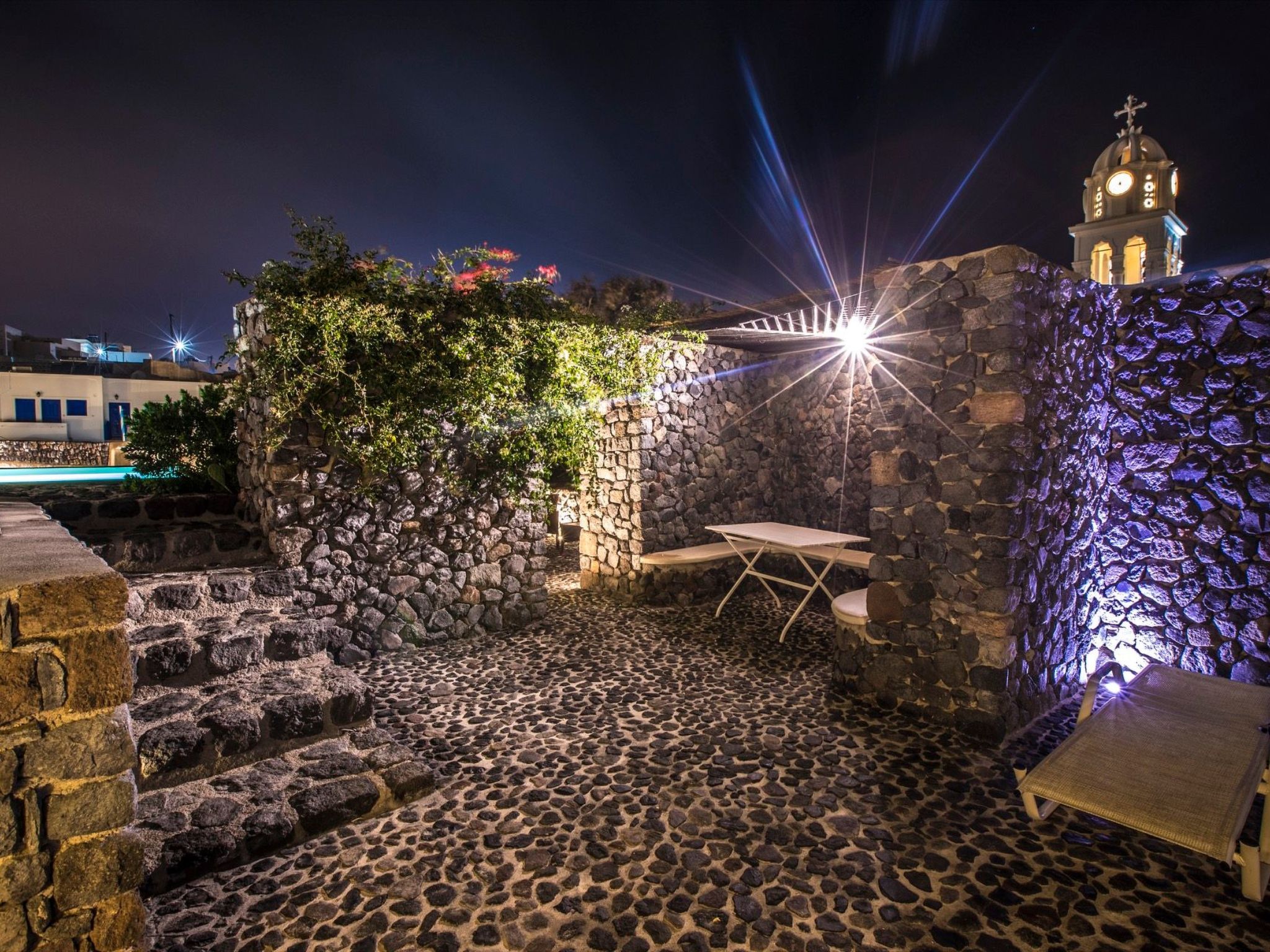 Villa "Mansion Kyani" mit Infinity-Pool-Buiten