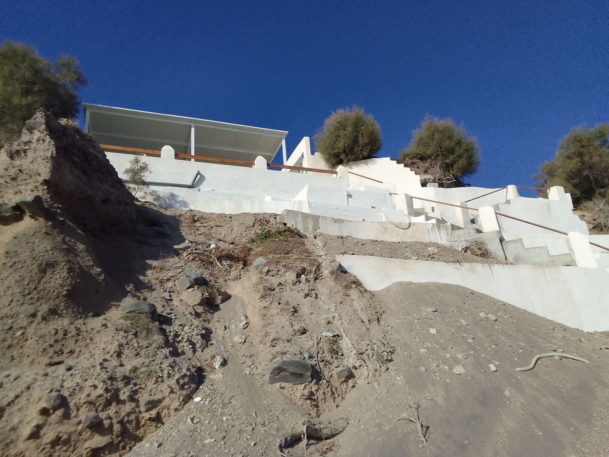 Charmantes Ferienhaus in Ia mit Privater Terrasse