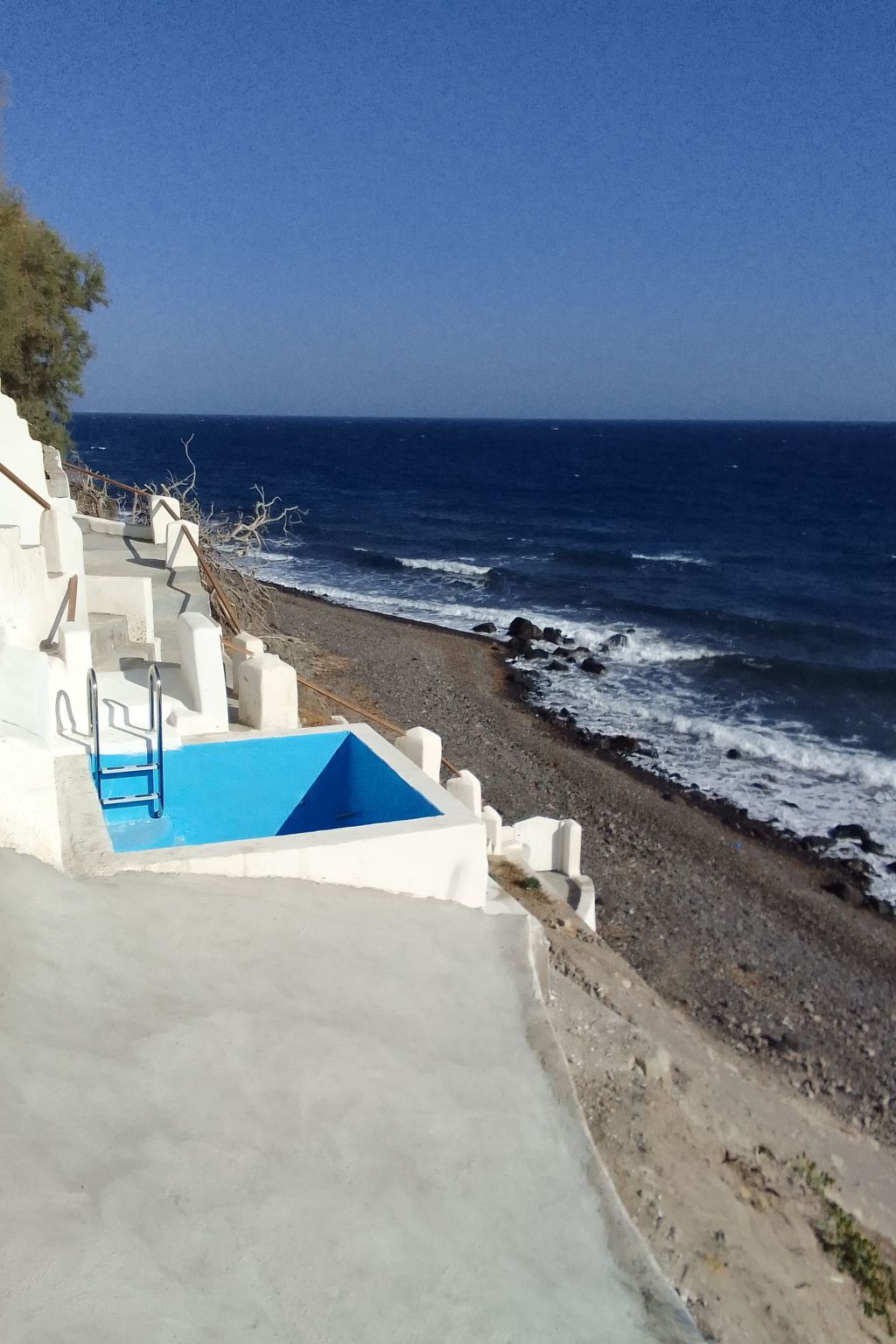 Charmantes Ferienhaus in Ia mit Privater Terrasse-Outside