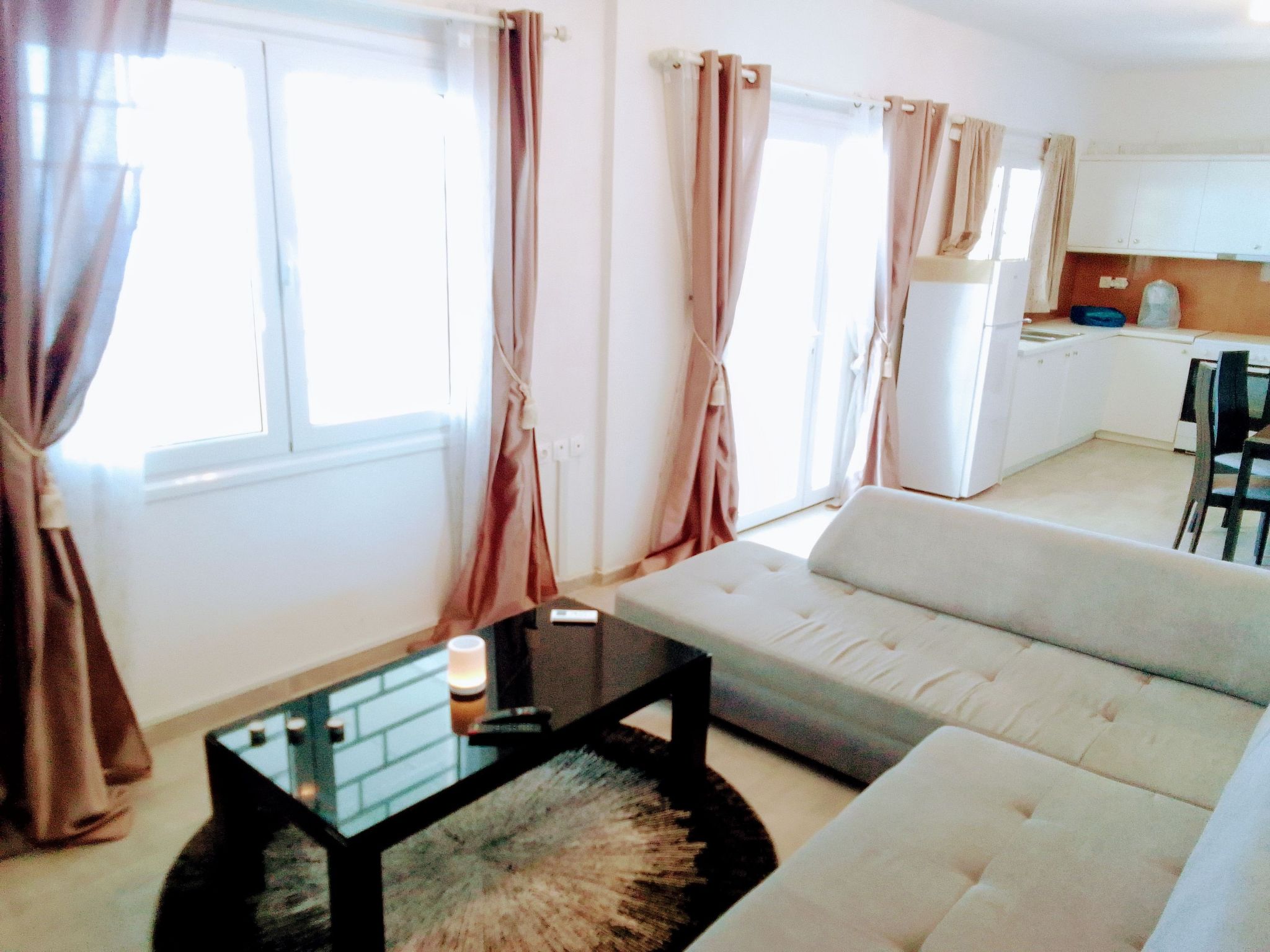 Charmantes Ferienhaus in Ia mit Privater Terrasse-Inside