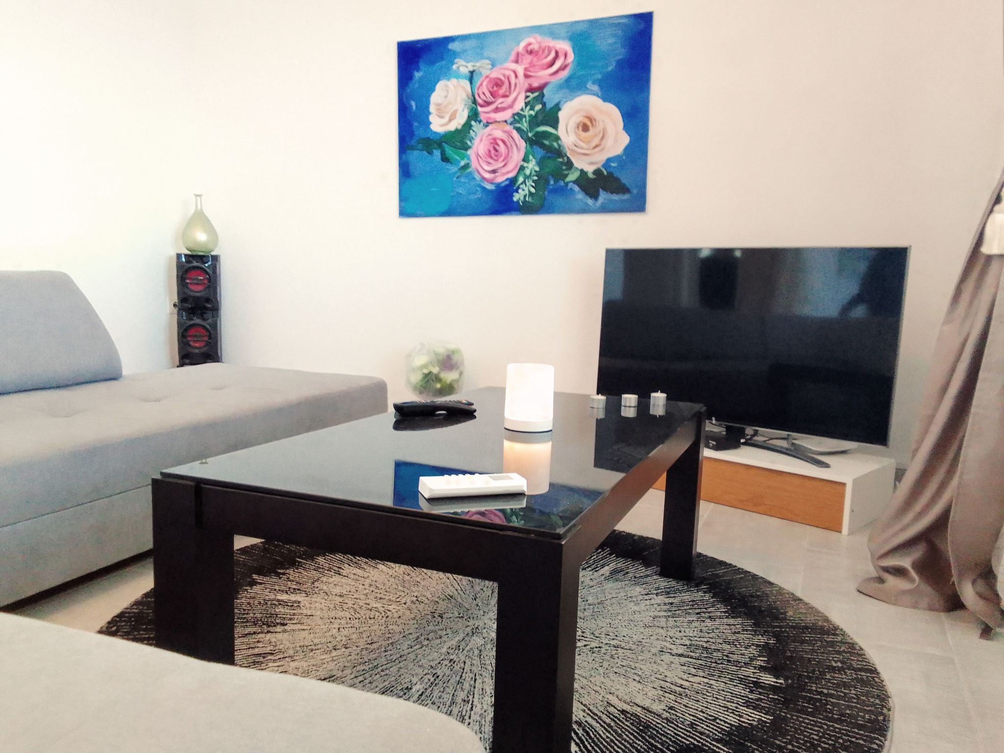 Charmantes Ferienhaus in Ia mit Privater Terrasse-Inside