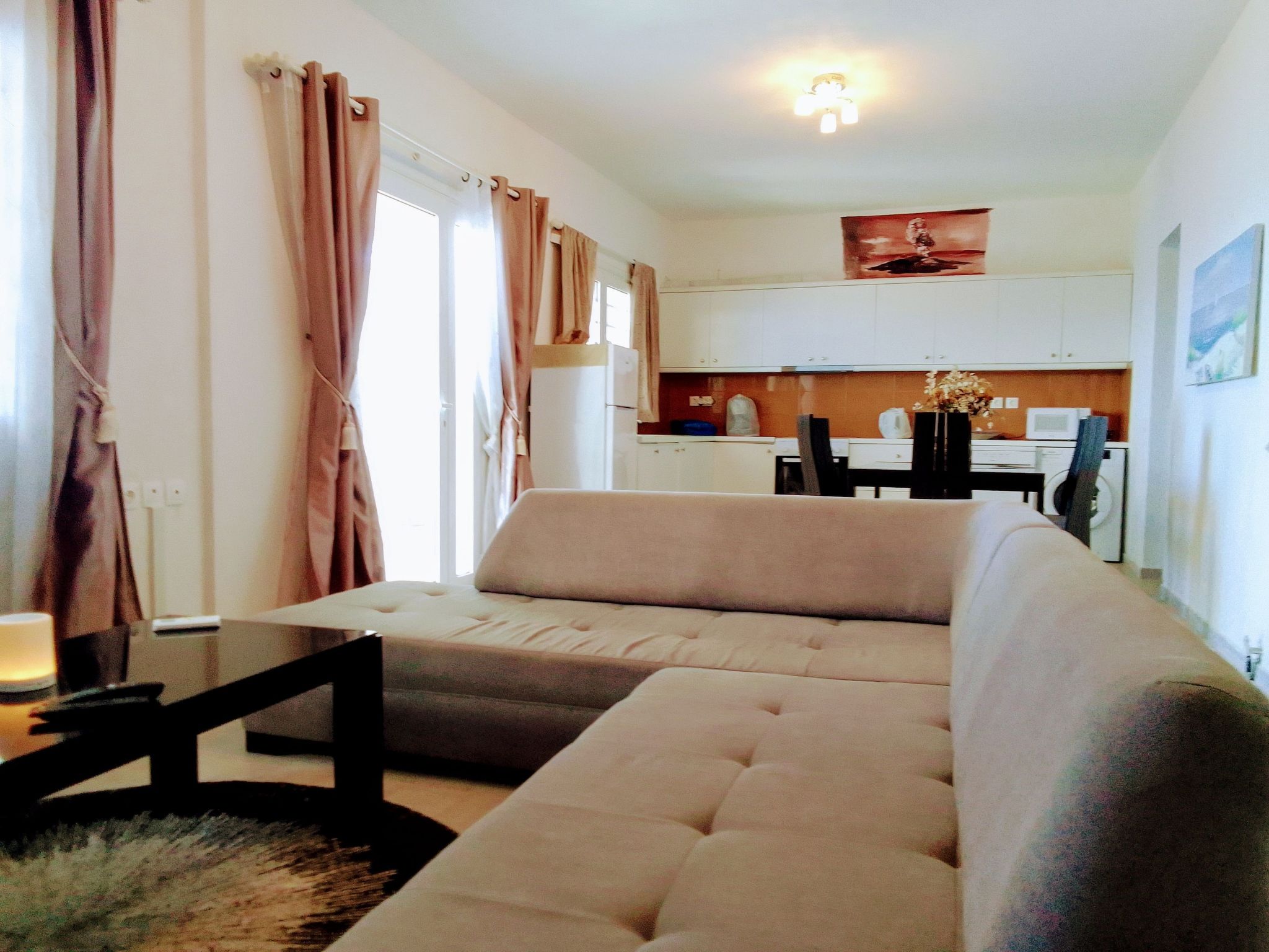 Charmantes Ferienhaus in Ia mit Privater Terrasse-Inside