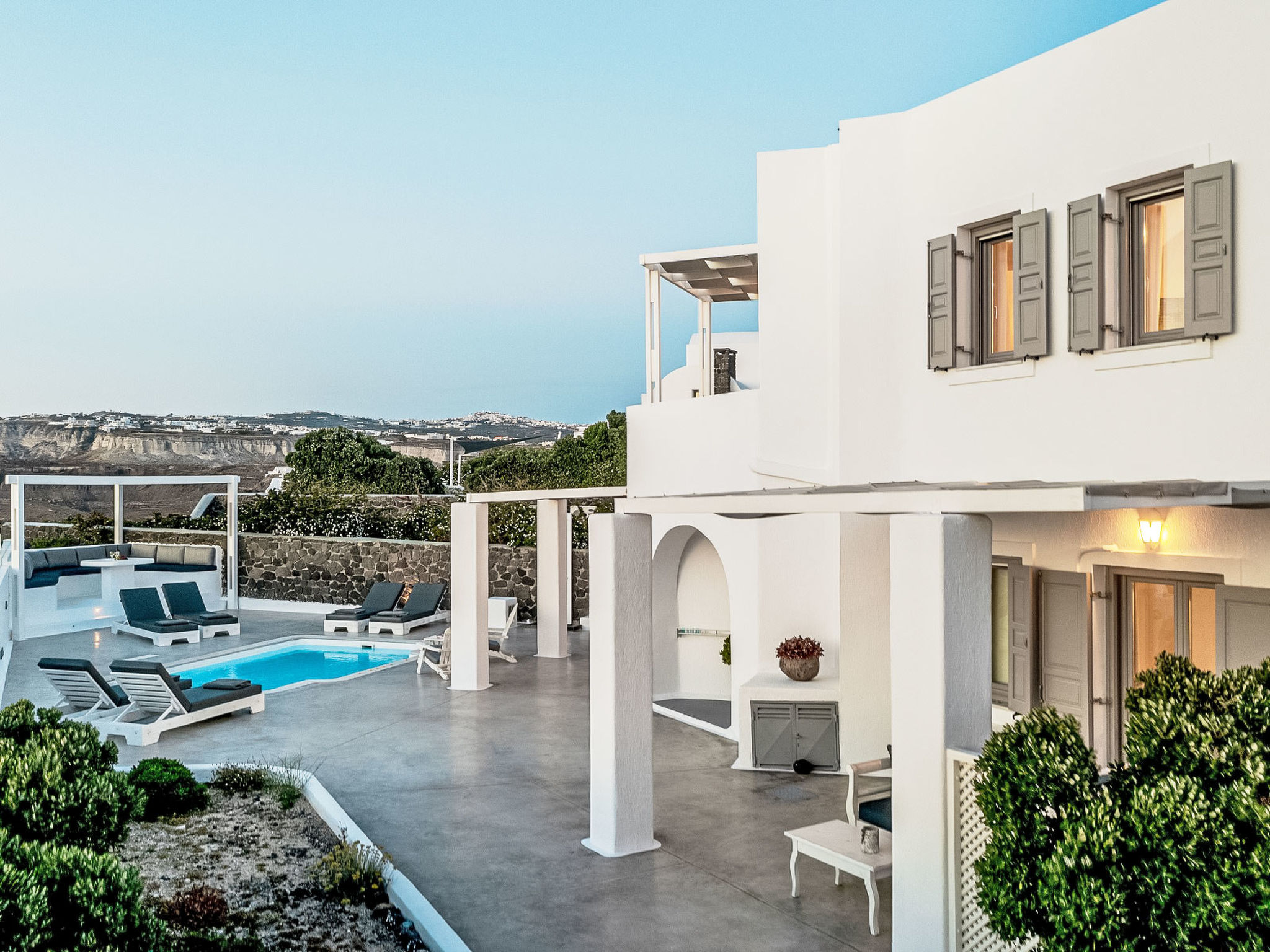 Hemera Ferienhaus Villa auf Santorin - Buiten