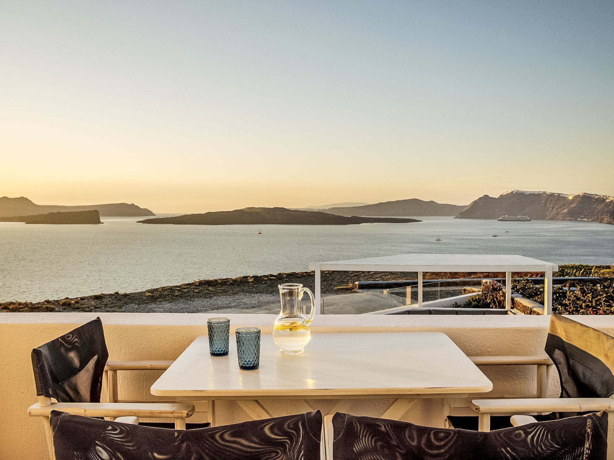 Hemera Ferienhaus Villa auf Santorin - Buiten