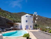 Villa met privézwembad aan zee in Akrotiri, Santorini - thumbnail 1
