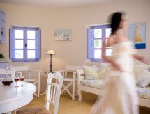 Villa met privézwembad aan zee in Akrotiri, Santorini - thumbnail 2