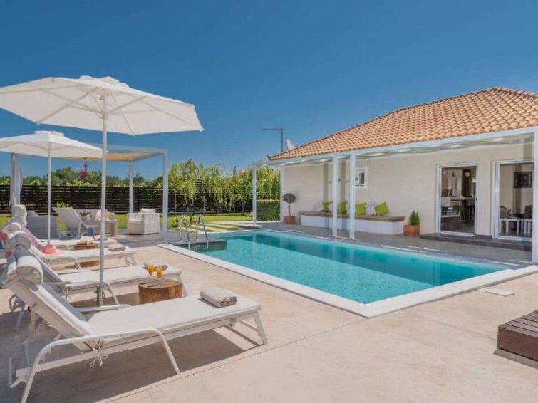 Maison de vacances Madini Luxury Villa