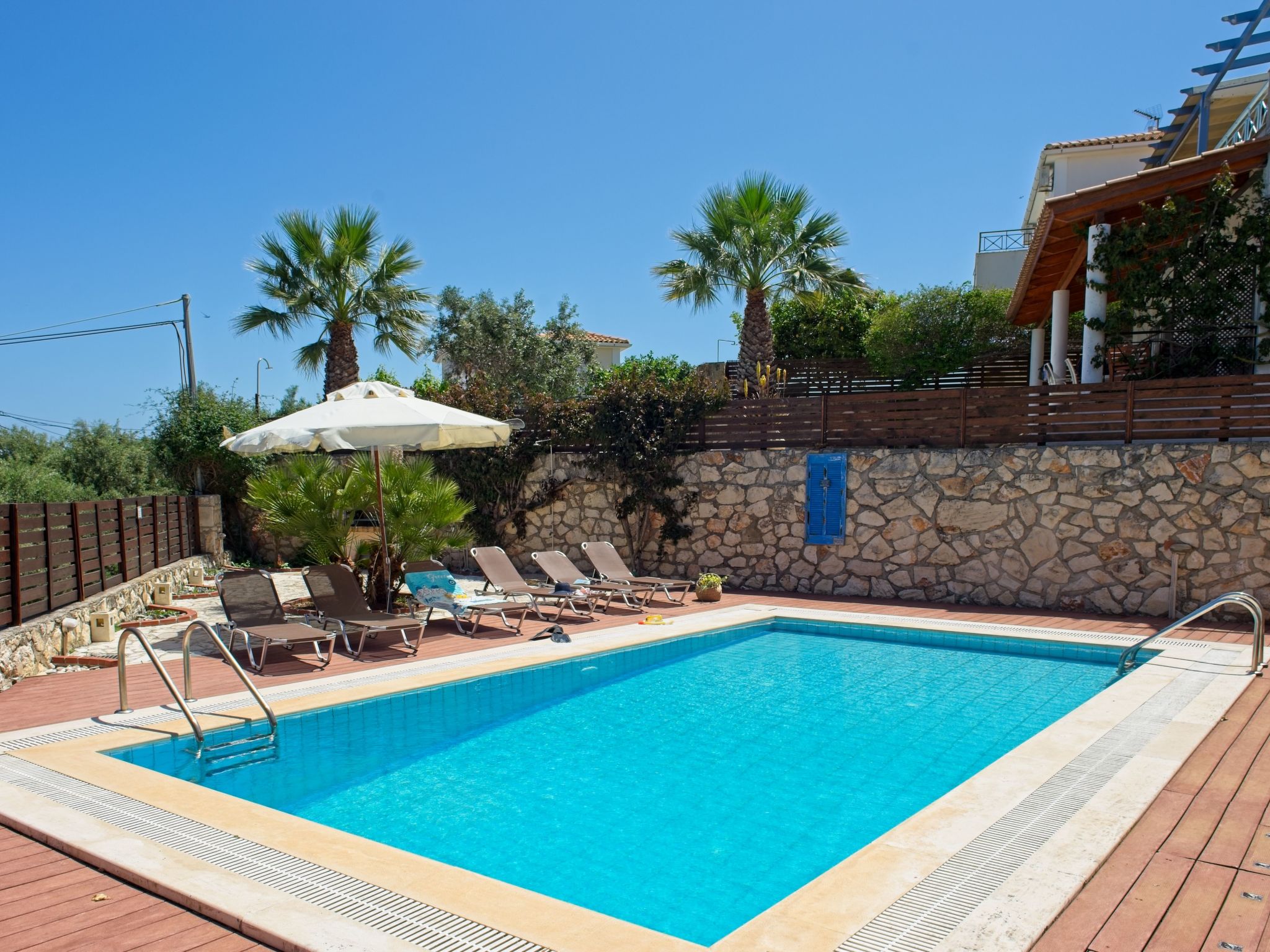 Traditionelle Villa mit privatem Pool-Binnen