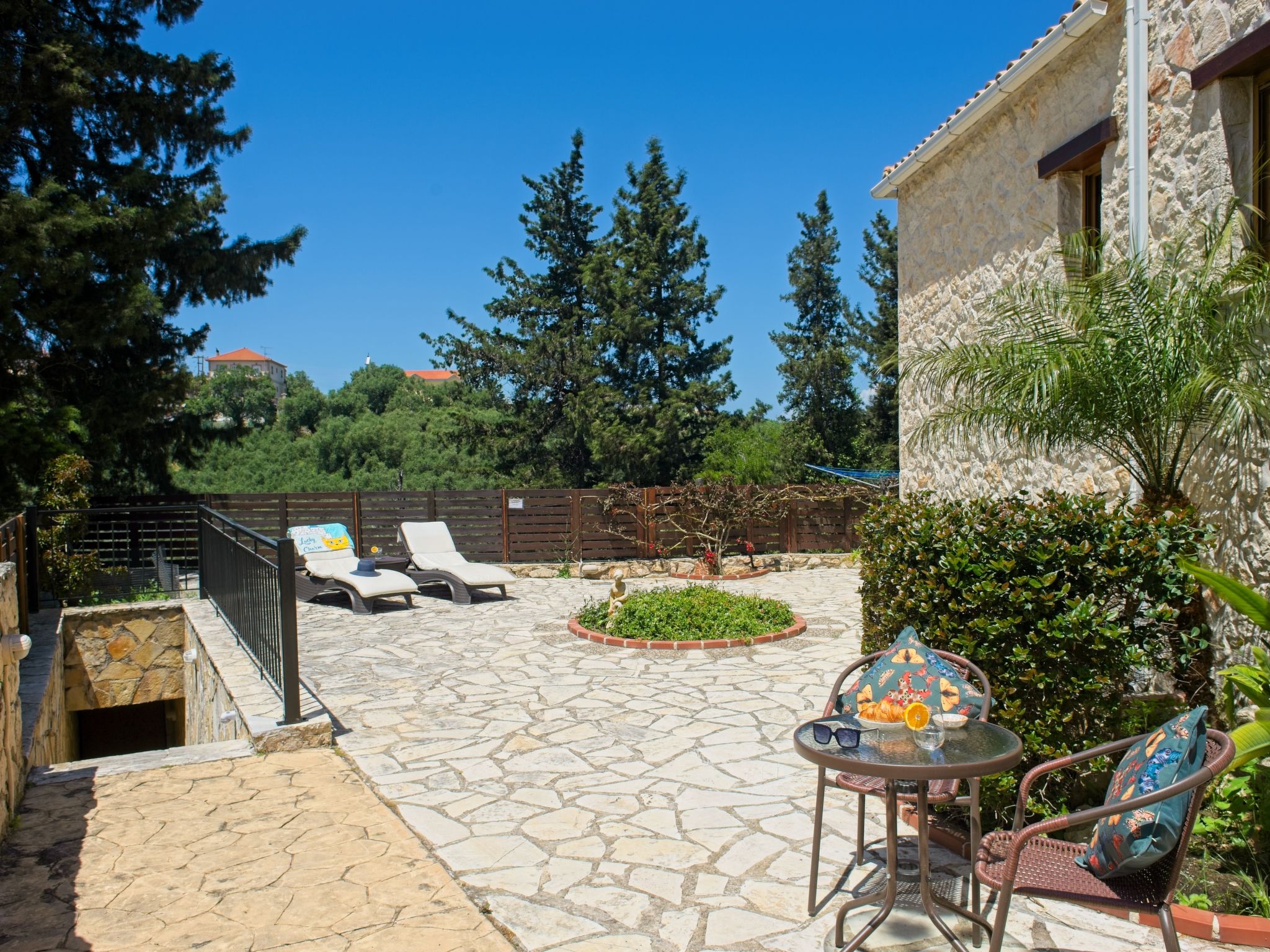 Traditionelle Villa mit privatem Pool-Binnen