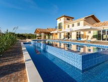 Villa Semeli: Luxe 7-slaapkamer villa met privézwembad nabij Zakynthos-stad - thumbnail 1