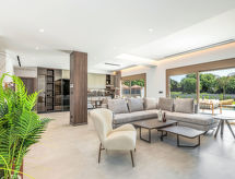 Ruby Paradise: Luxe villa aan zee met privézwembad op Rhodos - thumbnail 2