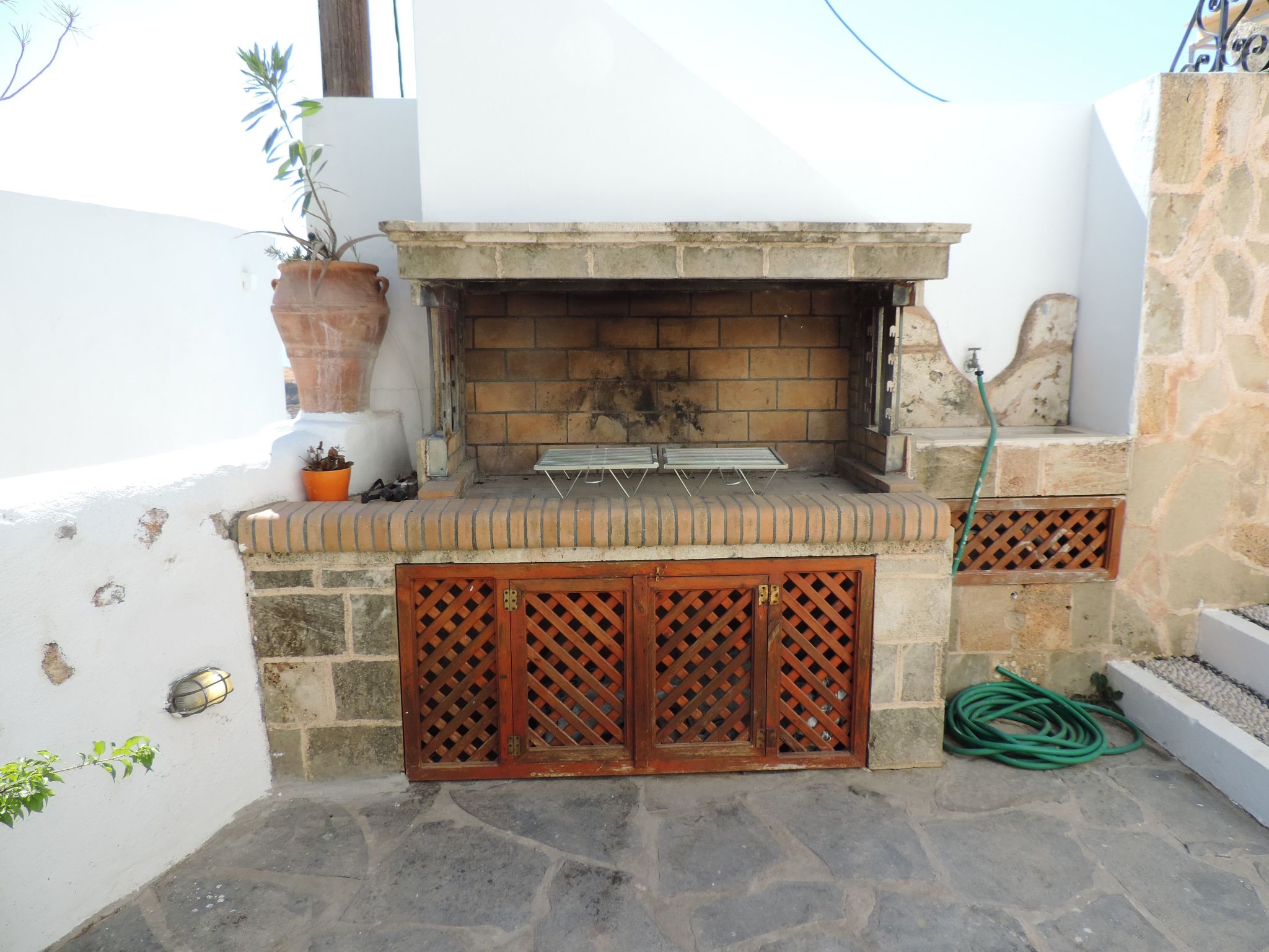 Private Villa mit herrlichem Blick auf das Meer und das Dorf-Outside