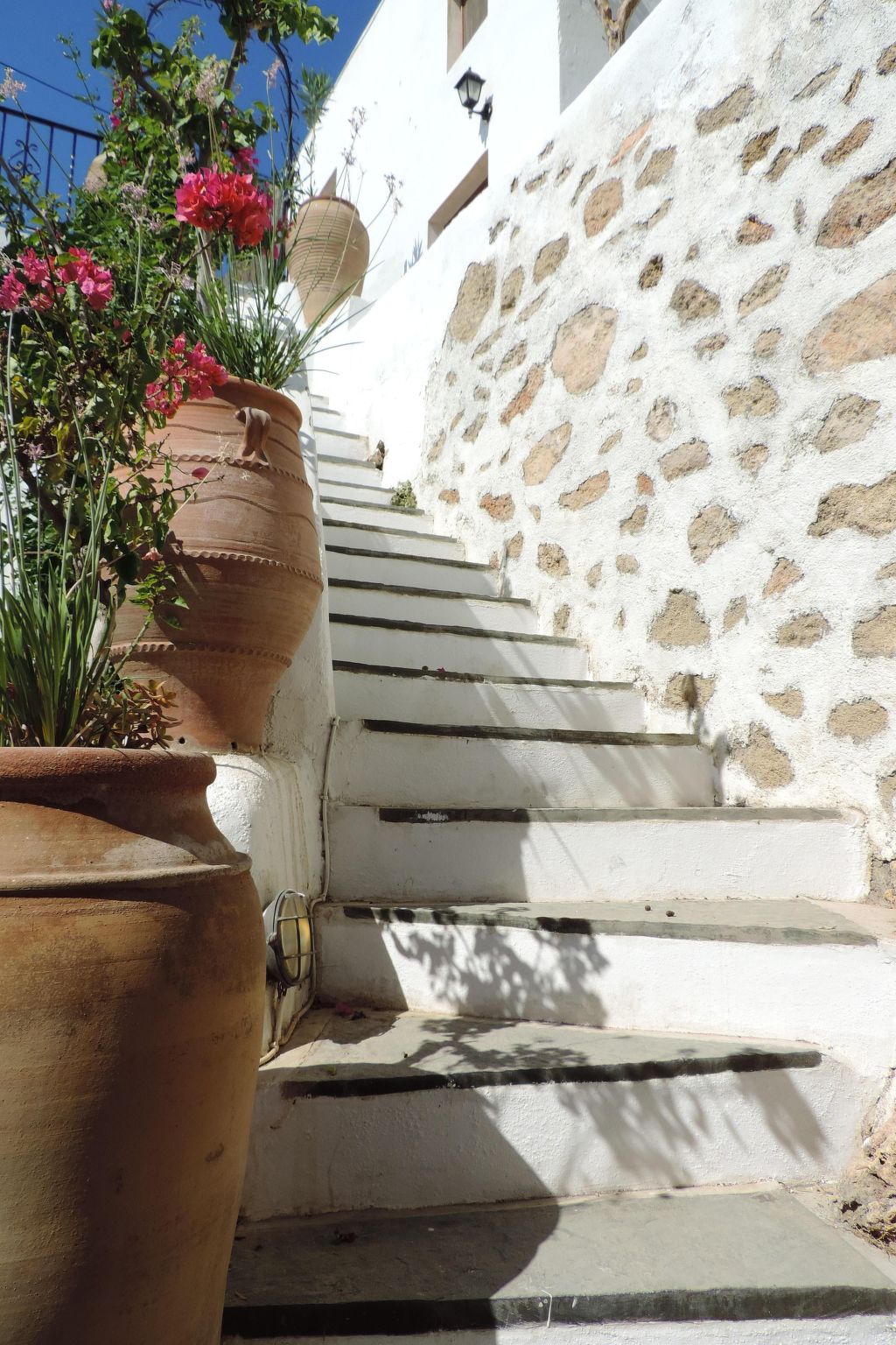 Private Villa mit herrlichem Blick auf das Meer und das Dorf-Outside
