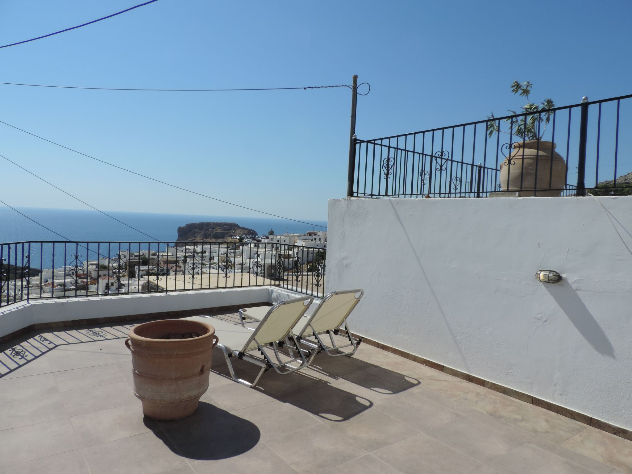 Private Villa mit herrlichem Blick auf das Meer und das Dorf-Outside