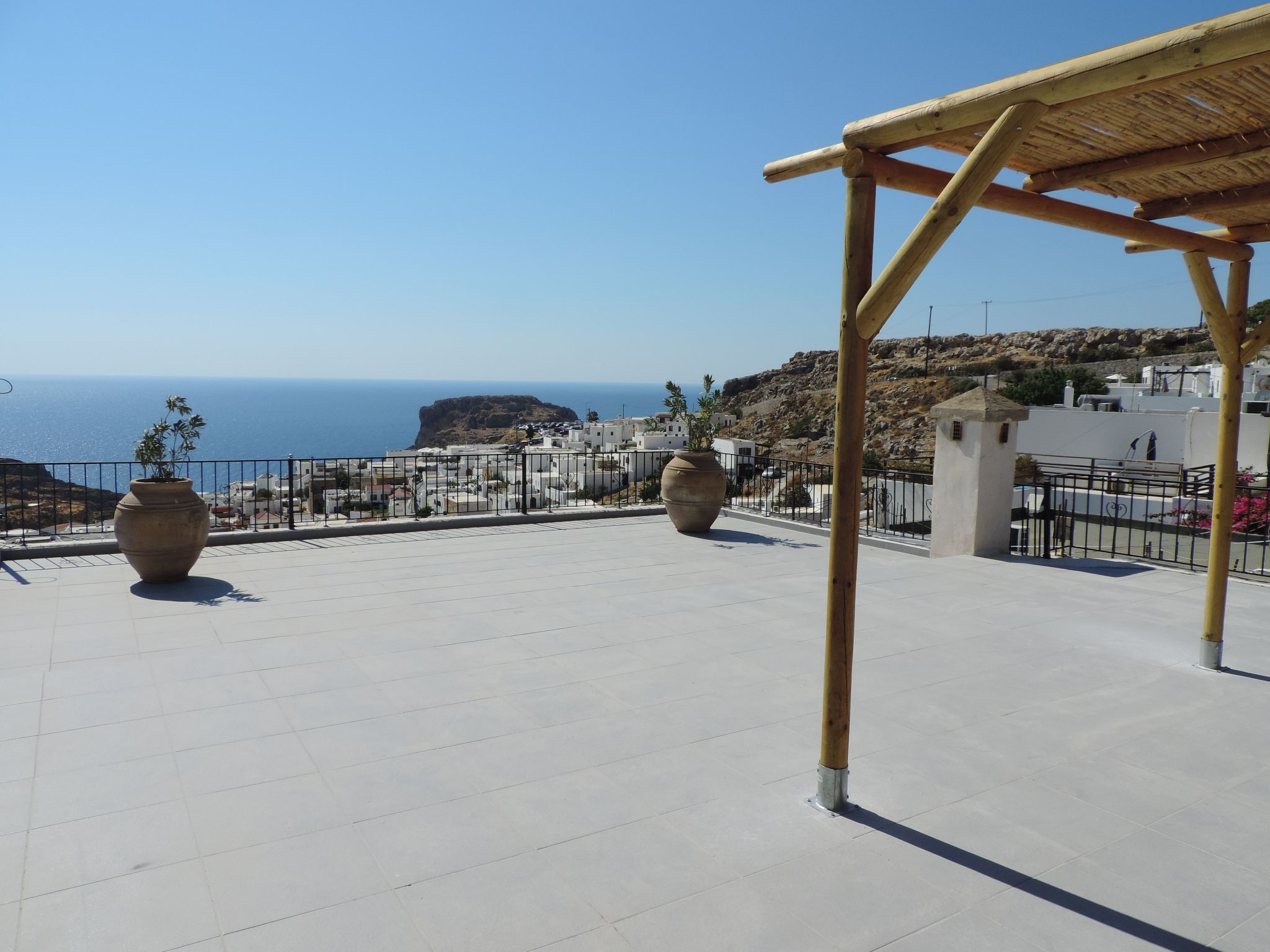 Private Villa mit herrlichem Blick auf das Meer und das Dorf-Outside