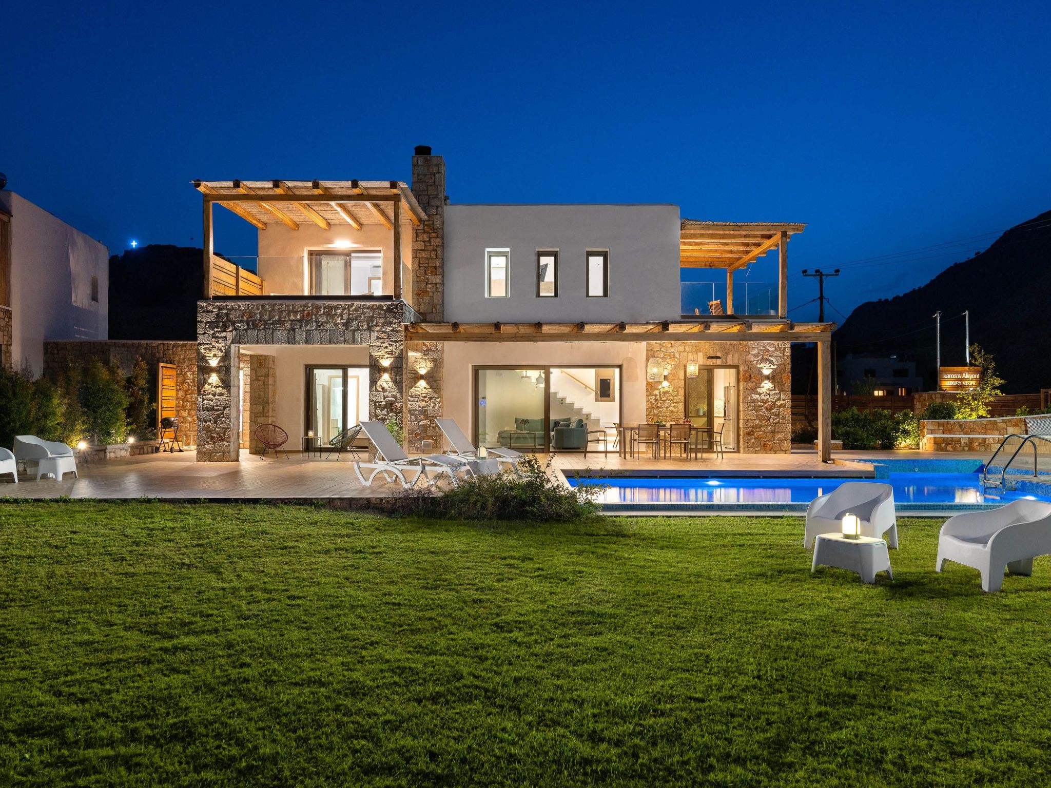 Luxus-Ferienvilla Ikaros-Outside