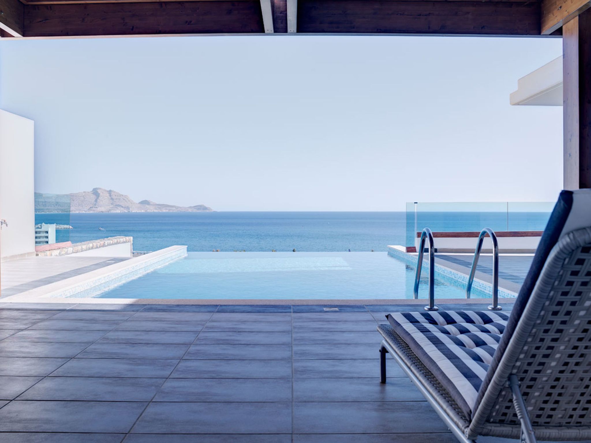 Haus in Vlycha Beach mit Infinity-Pool - Buiten