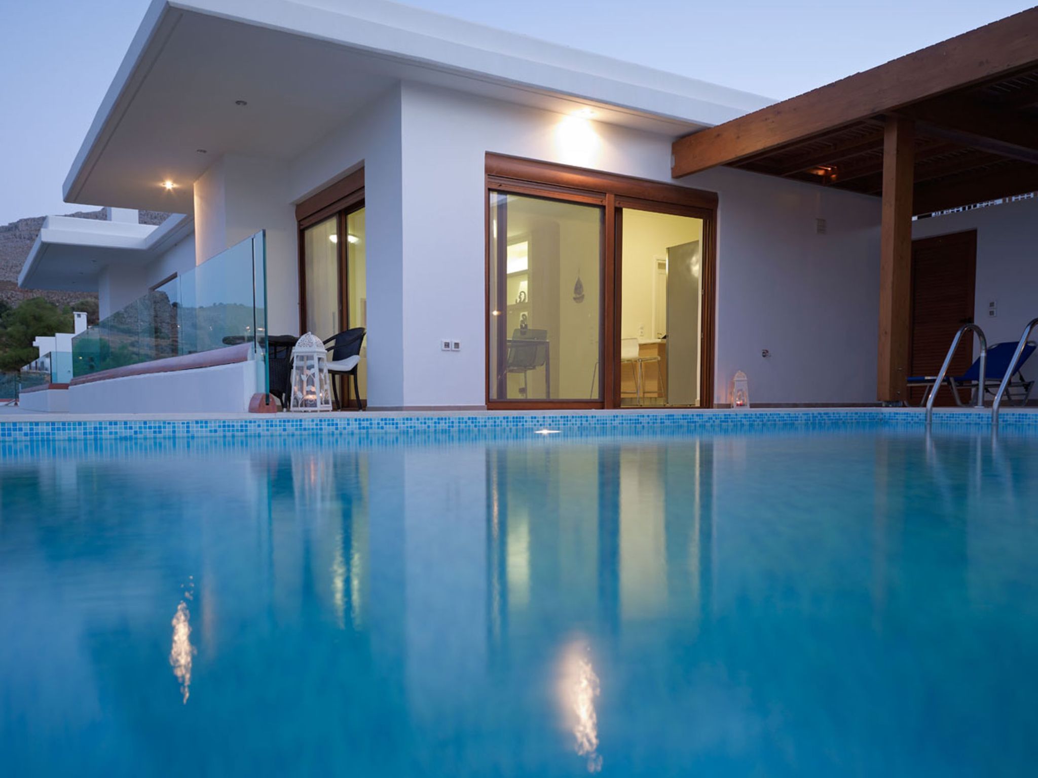 Haus in Vlycha Beach mit Infinity-Pool - Buiten