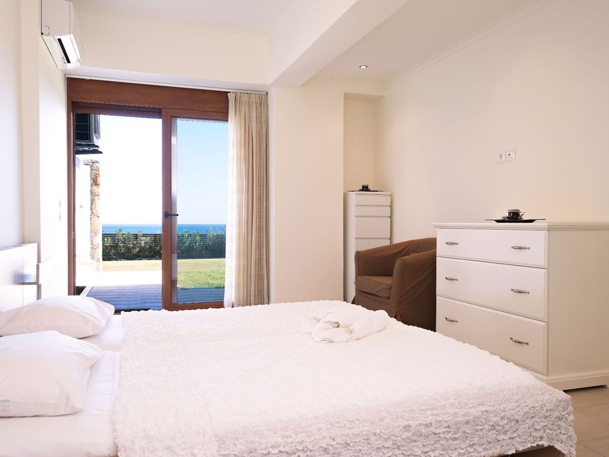 Haus in Vlycha Beach mit Infinity-Pool - Binnen