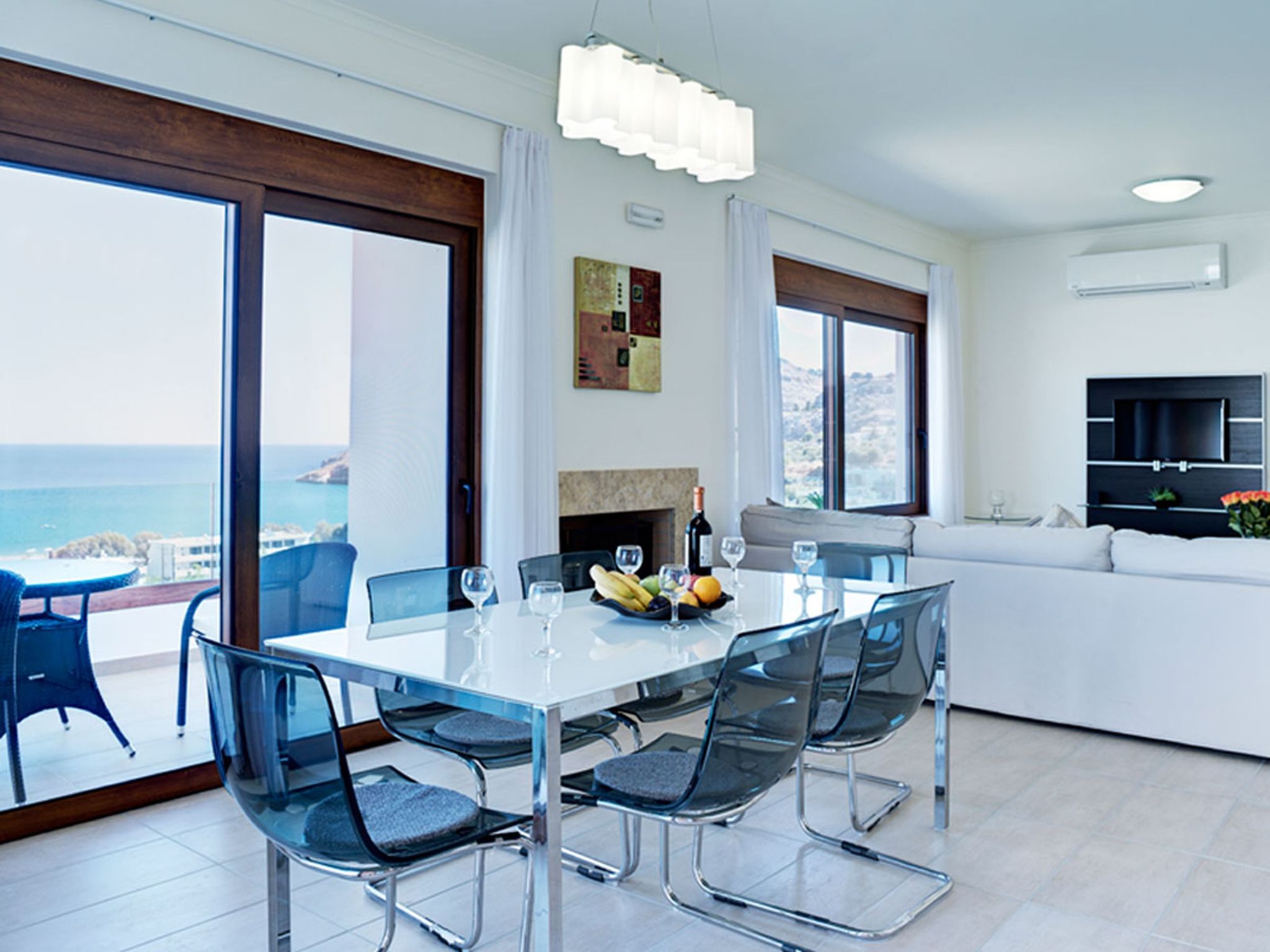 Haus in Vlycha Beach mit Infinity-Pool - Binnen