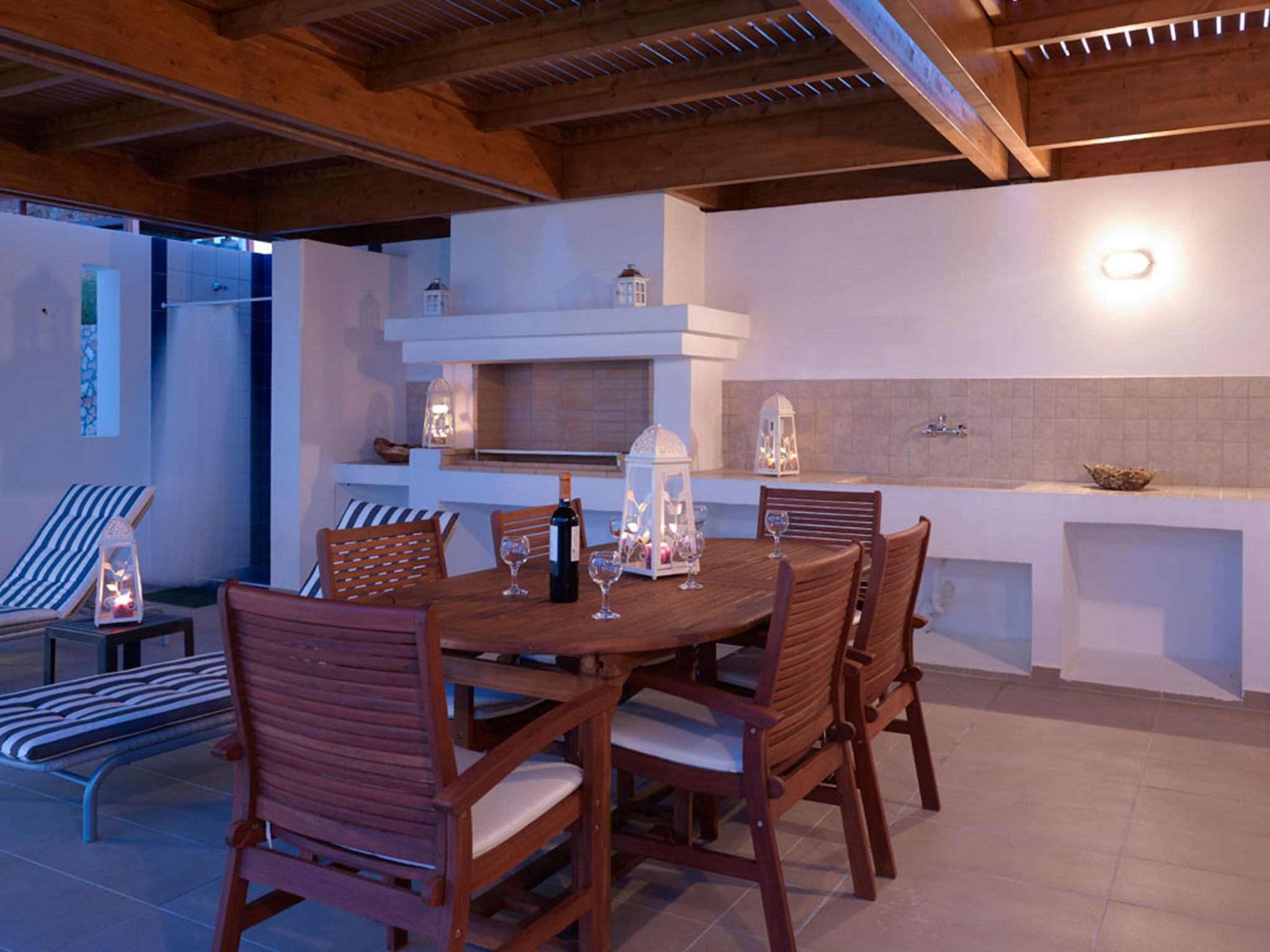Haus in Vlycha Beach mit Infinity-Pool