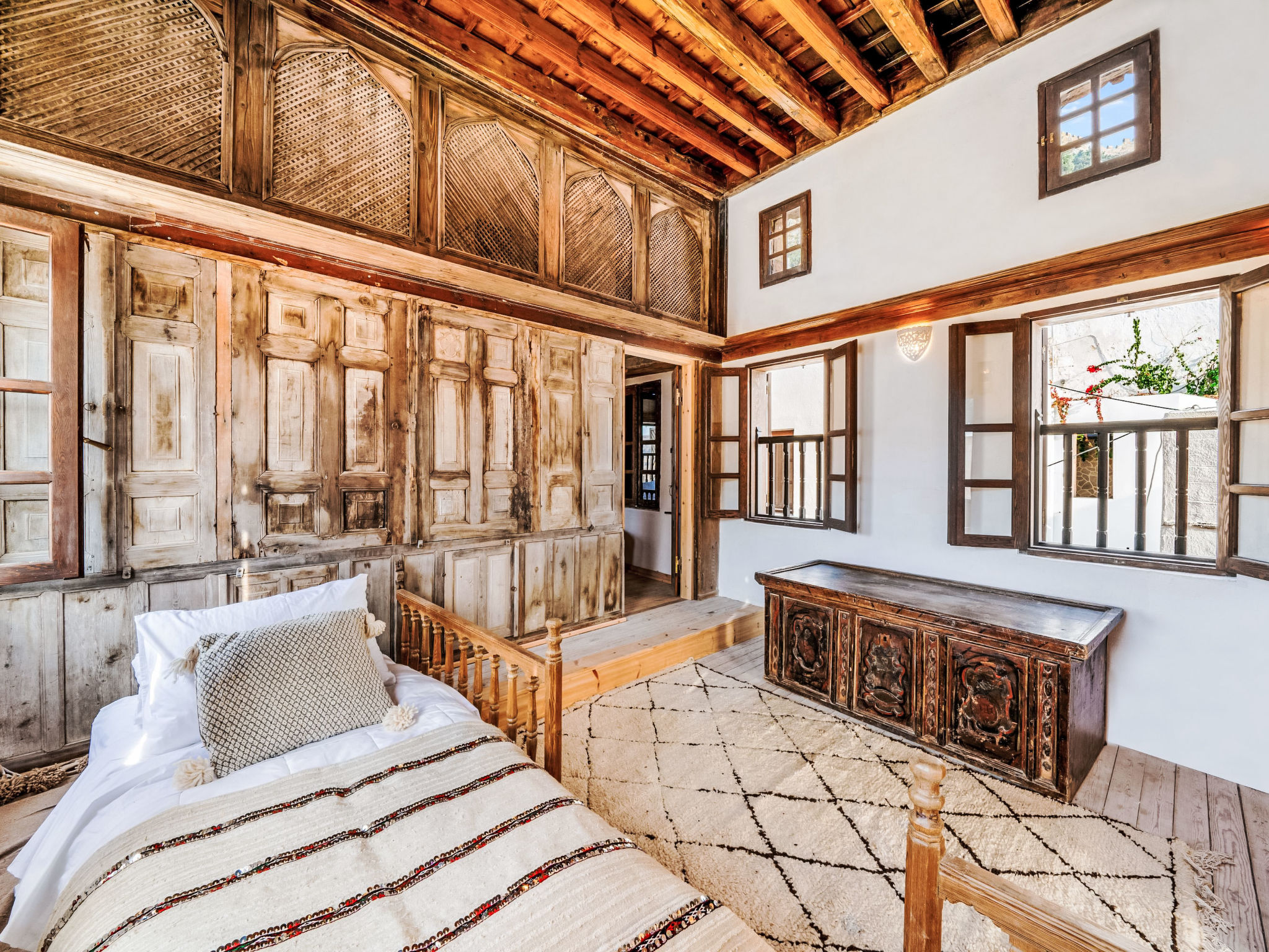 Vasilikos Mansion - Binnen
