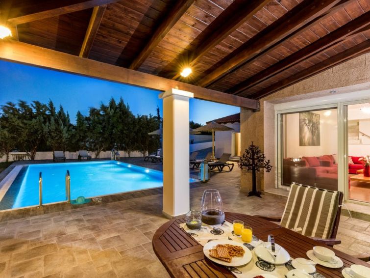 Gennadi Luxury Villa with Pr. Pool