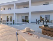 Vigla Kiotari: Vrijstaande villa met privézwembad op 100m van het strand in Gennadi - thumbnail 1